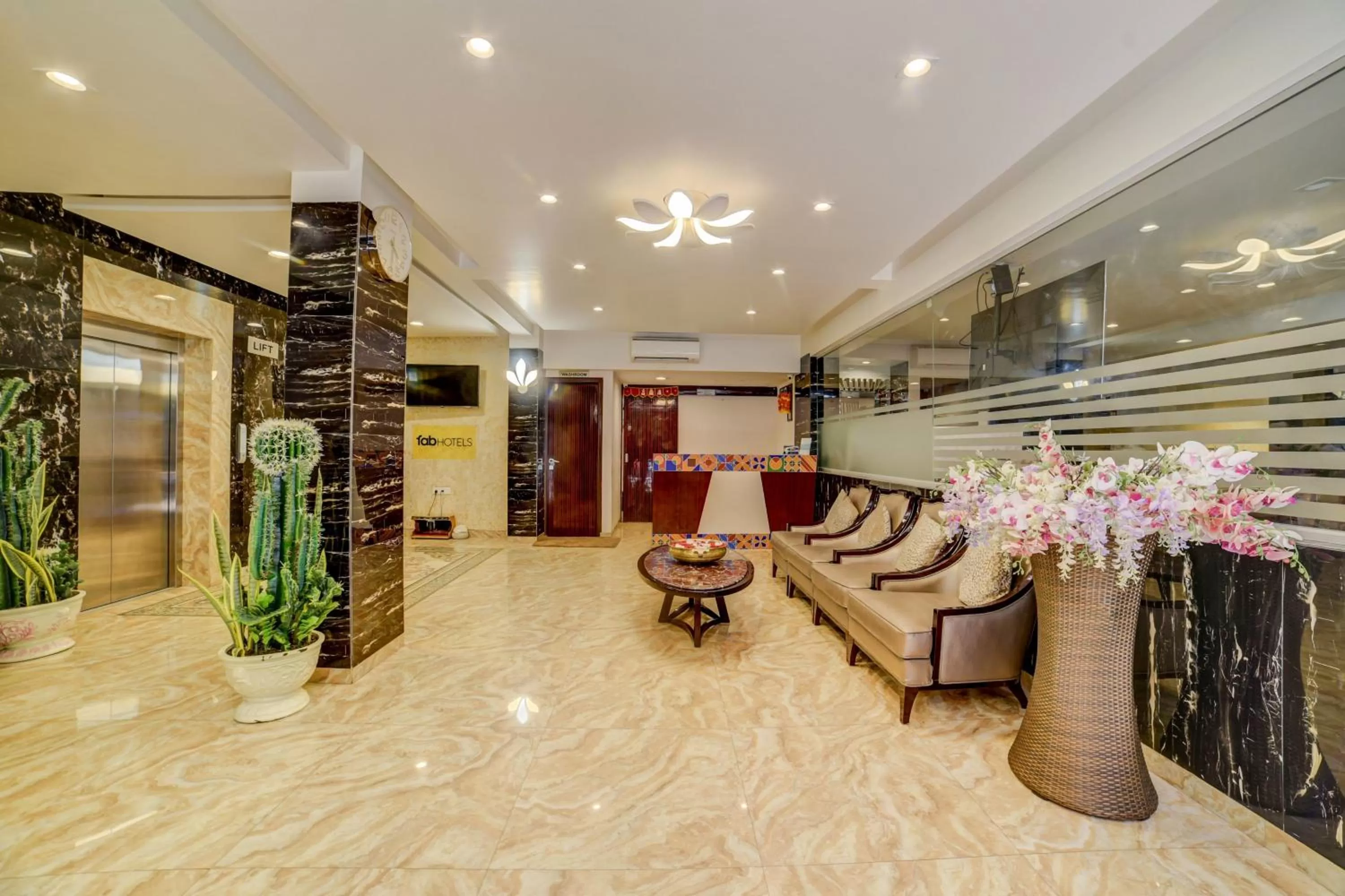 Lobby or reception in Fabhotel Prime Sarala Crown - 500M From Calangute Beach