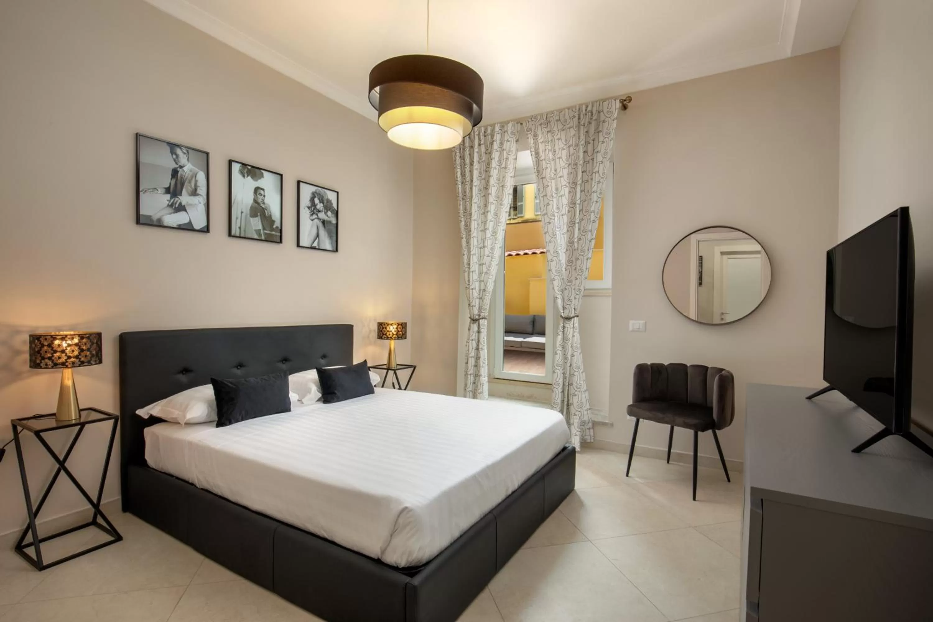 Bed in Condotti Boutique Hotel
