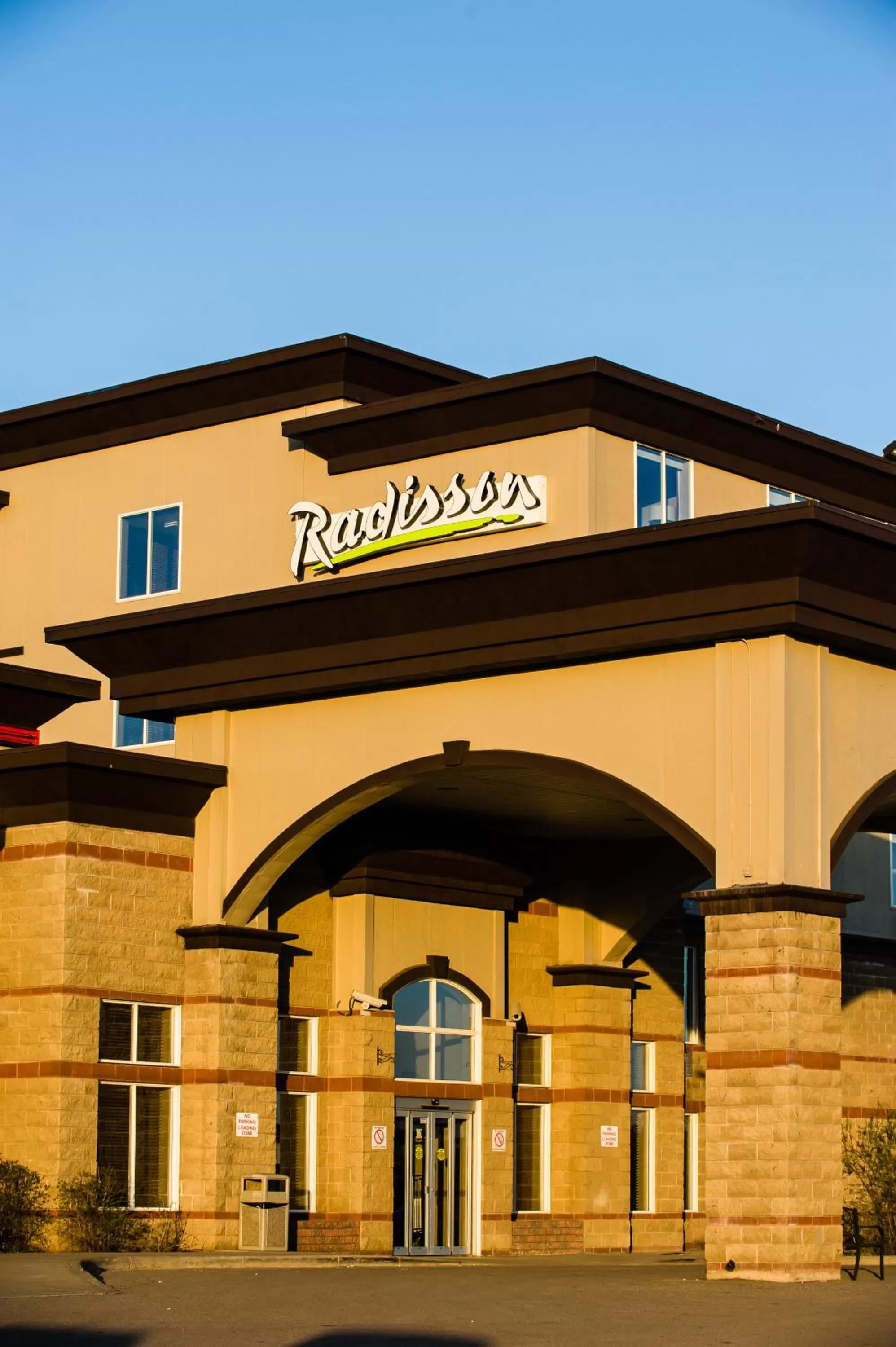 Facade/entrance in Radisson Hotel & Suites Fort McMurray