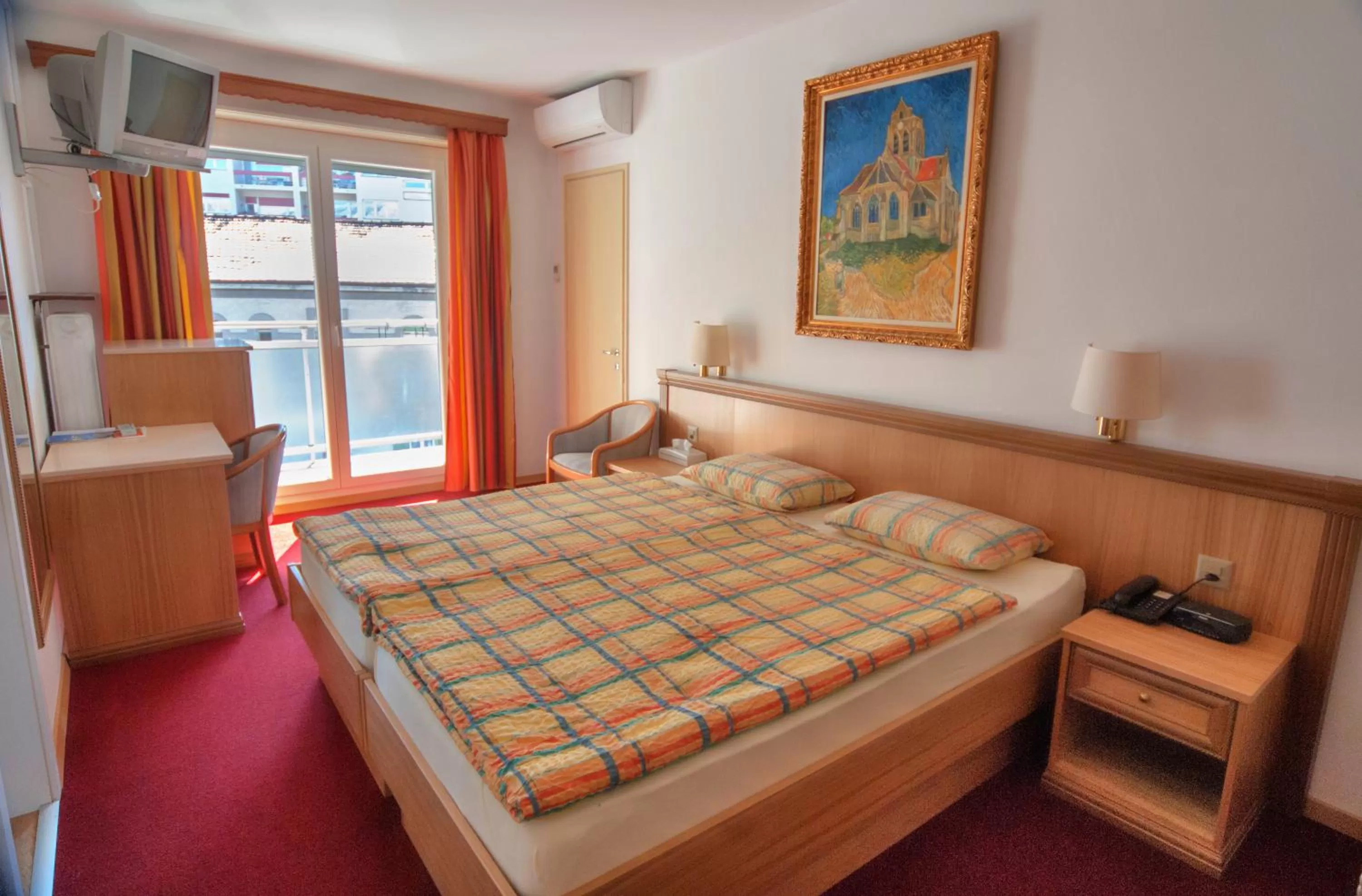 Photo of the whole room, Bed in Hotel Dischma - FREE BUS AND TRAIN TICKET