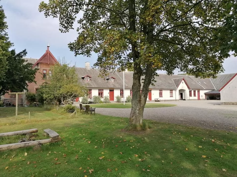 Facade/entrance, Property Building in Edelsminde Bed & Breakfast
