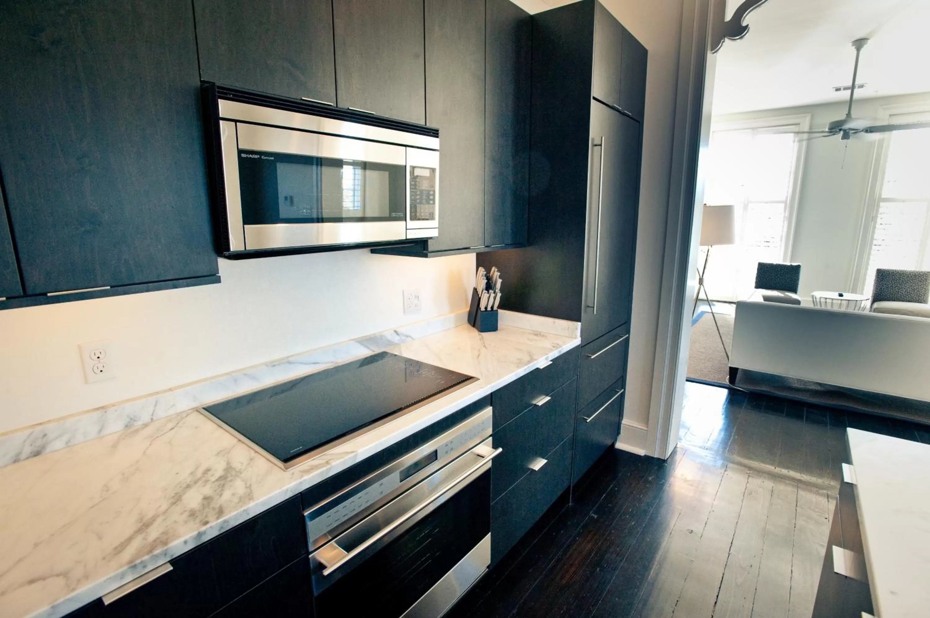 Kitchen or kitchenette in Melrose Mansion