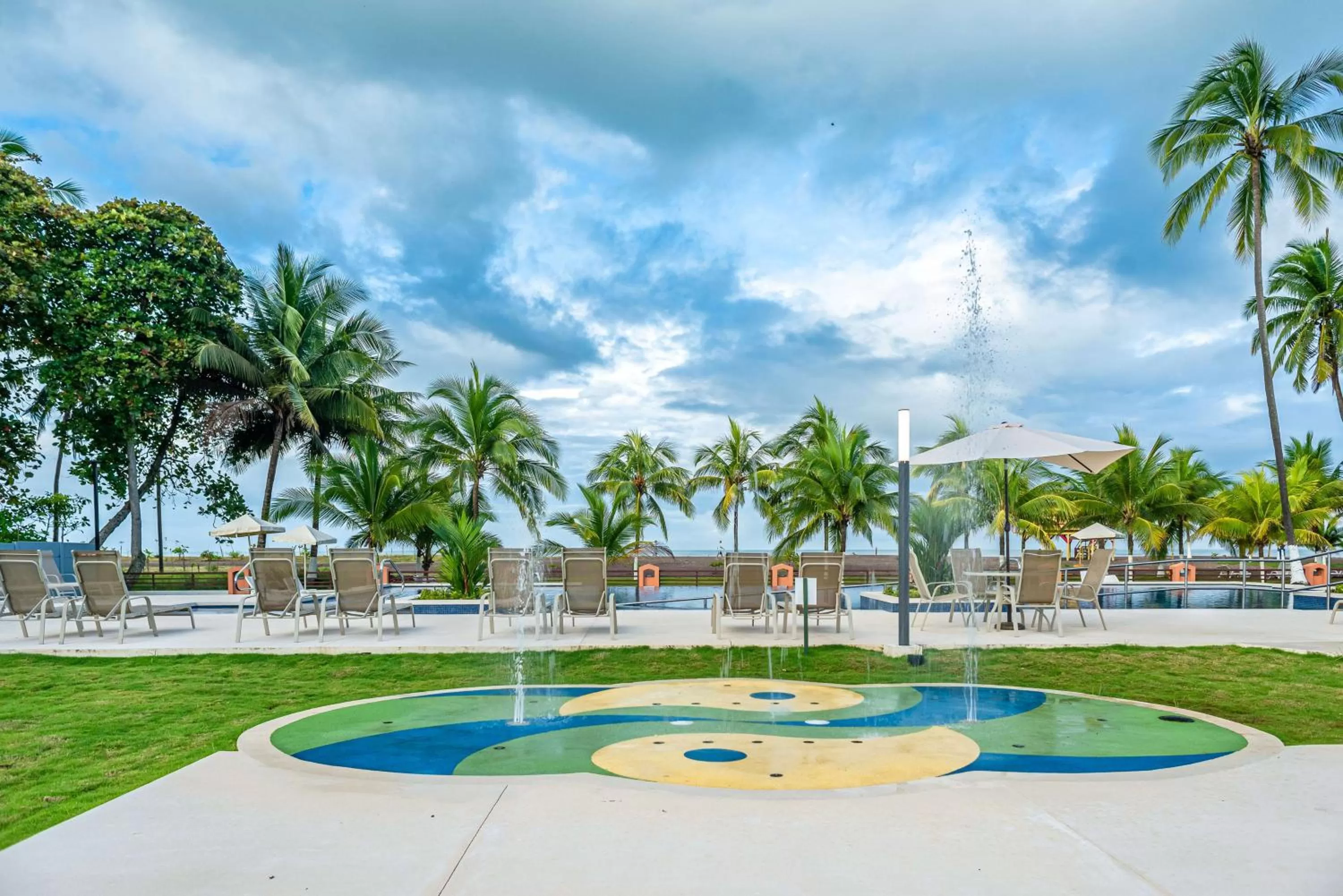 Swimming pool in Best Western Jaco Beach All Inclusive Resort