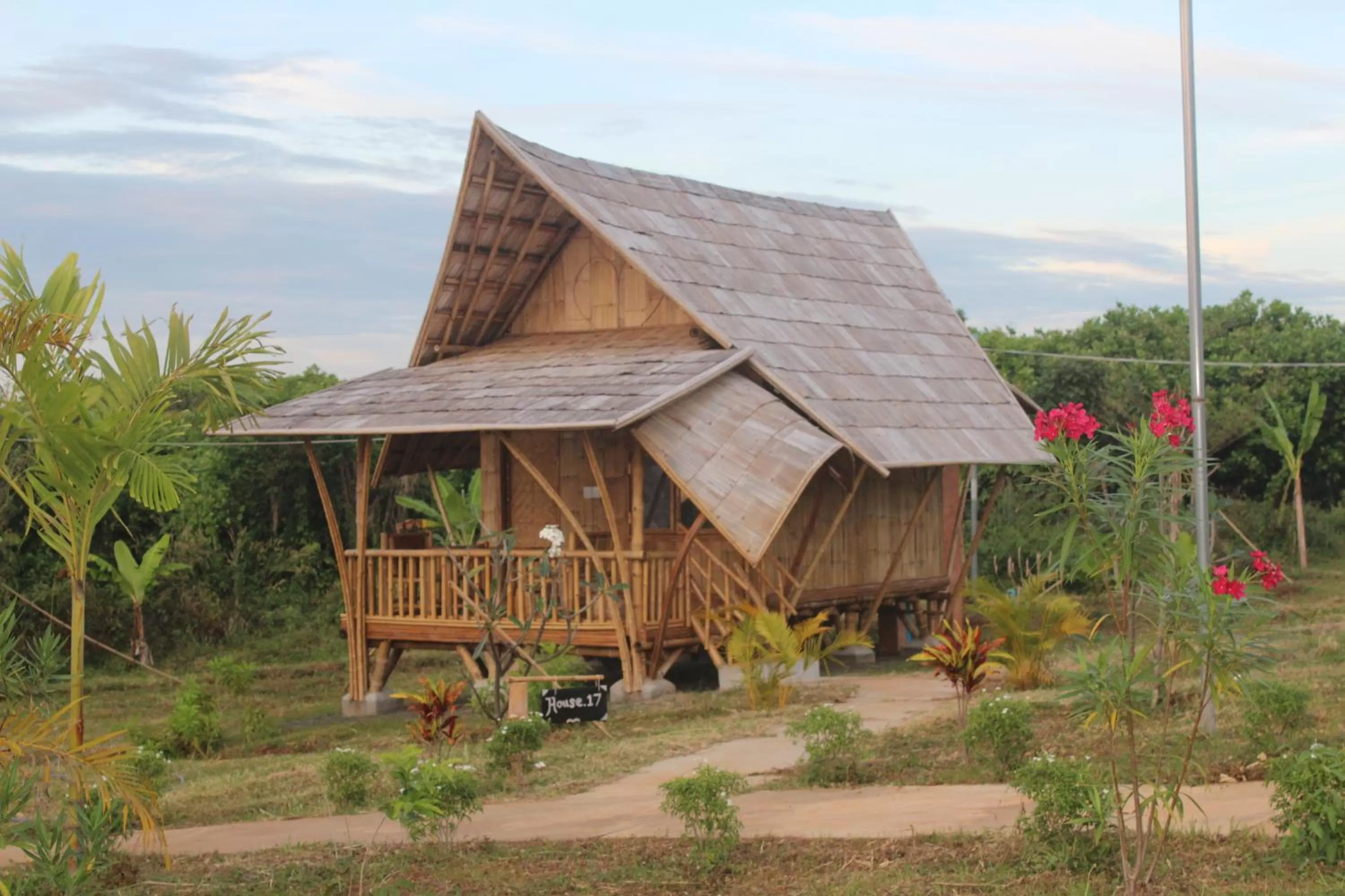 Hanchey Bamboo Resort