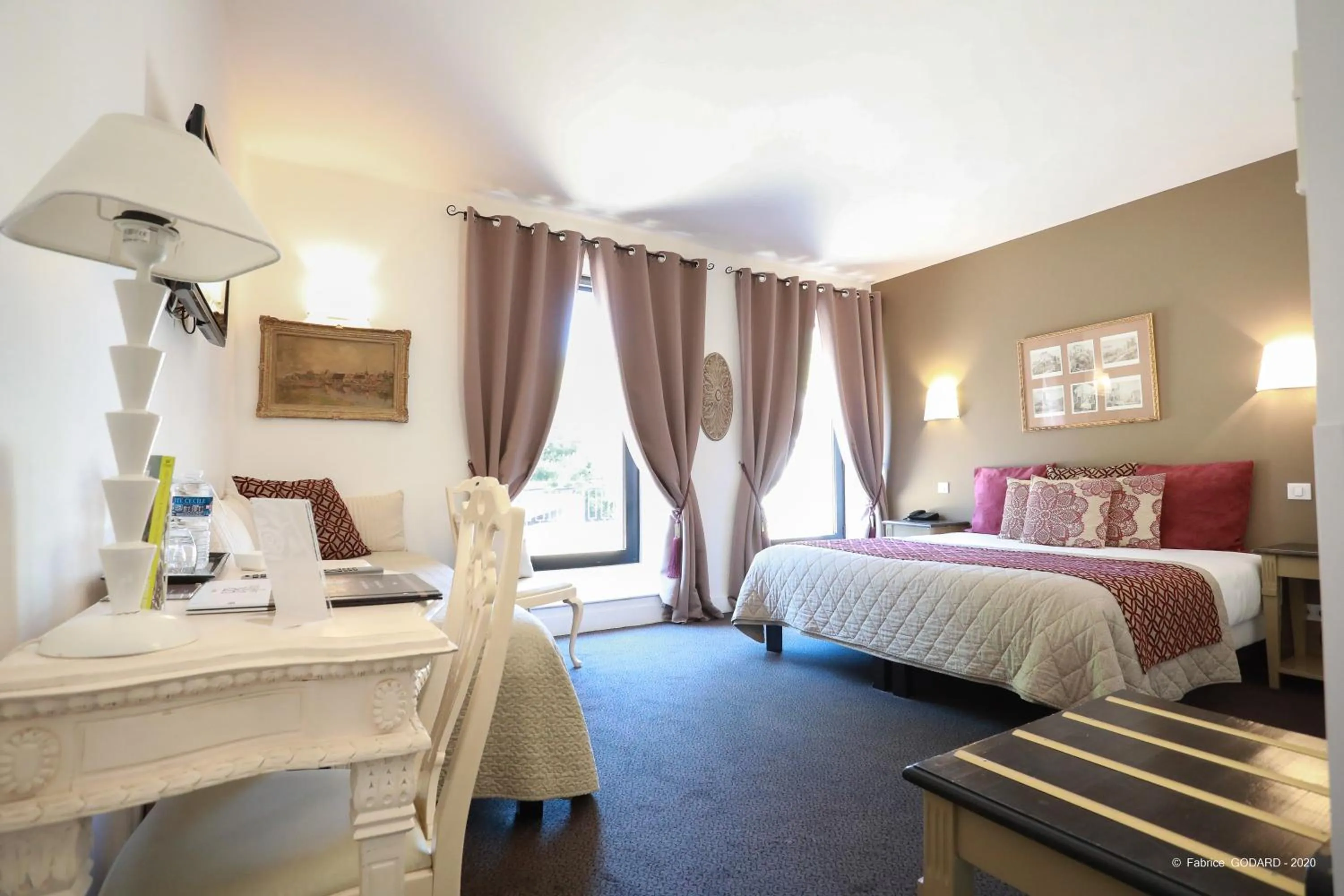 Photo of the whole room, Bed in Logis Hôtel Restaurant du Parc