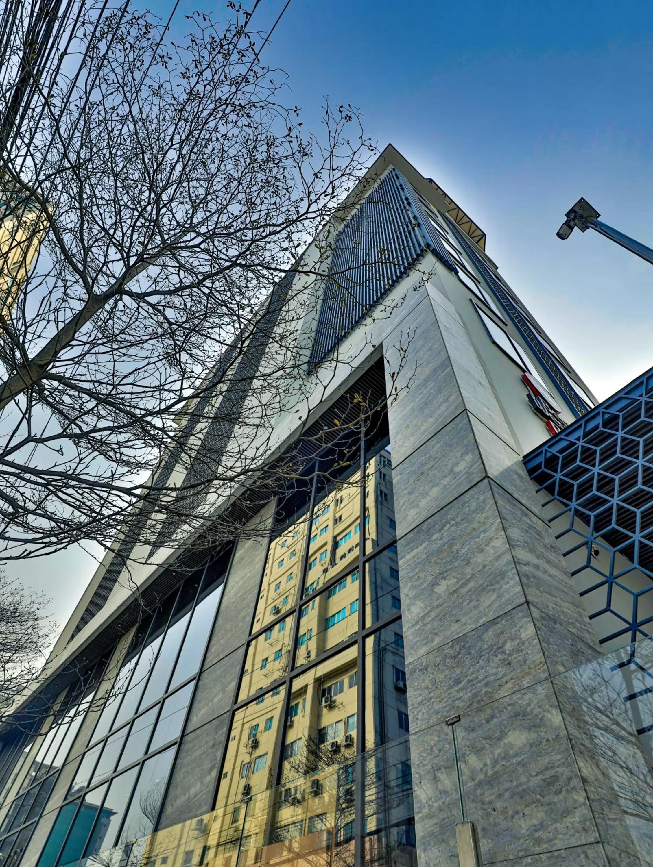 Property building in Best Western PLUS Runway