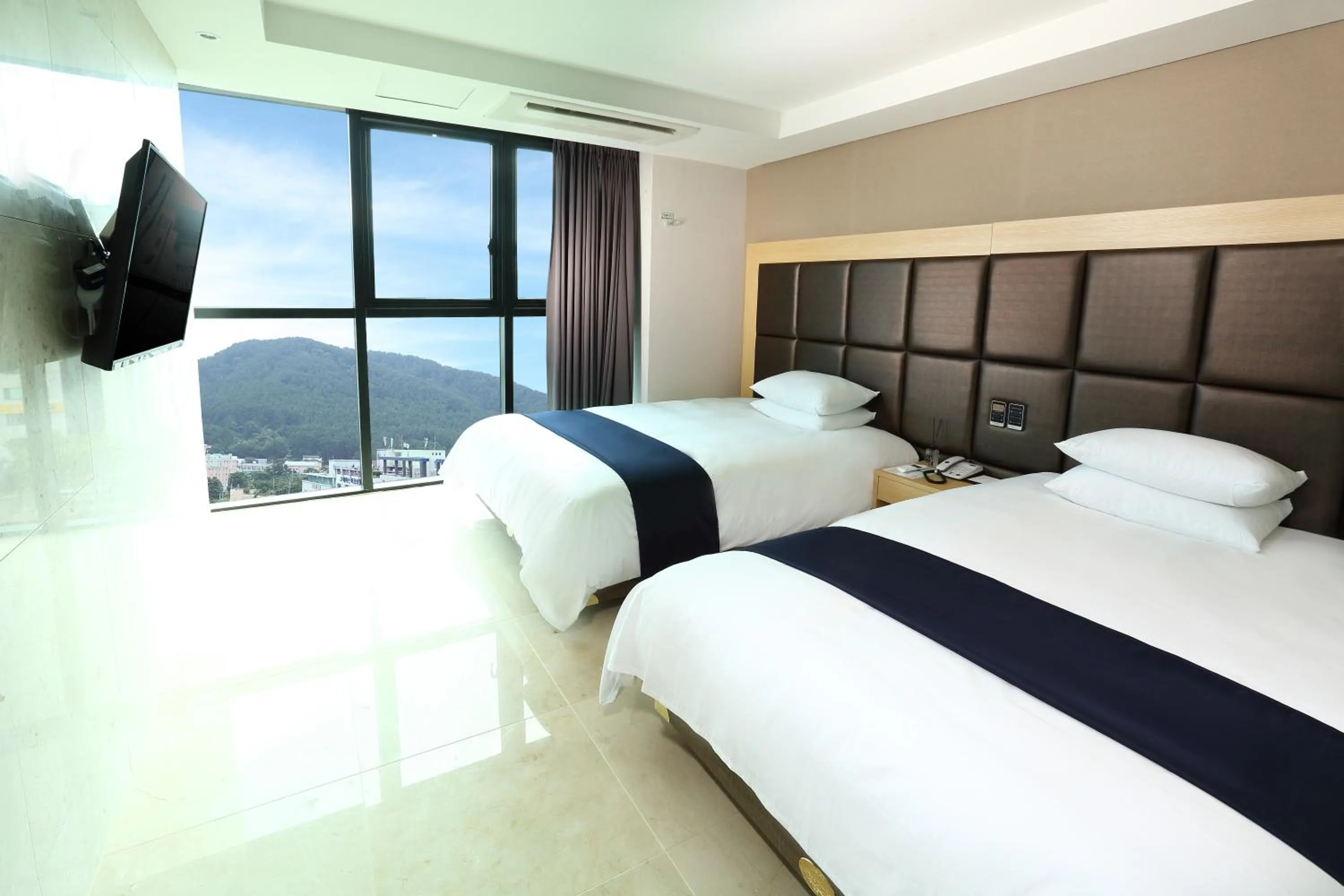 Bedroom, Bed in Hotel The One