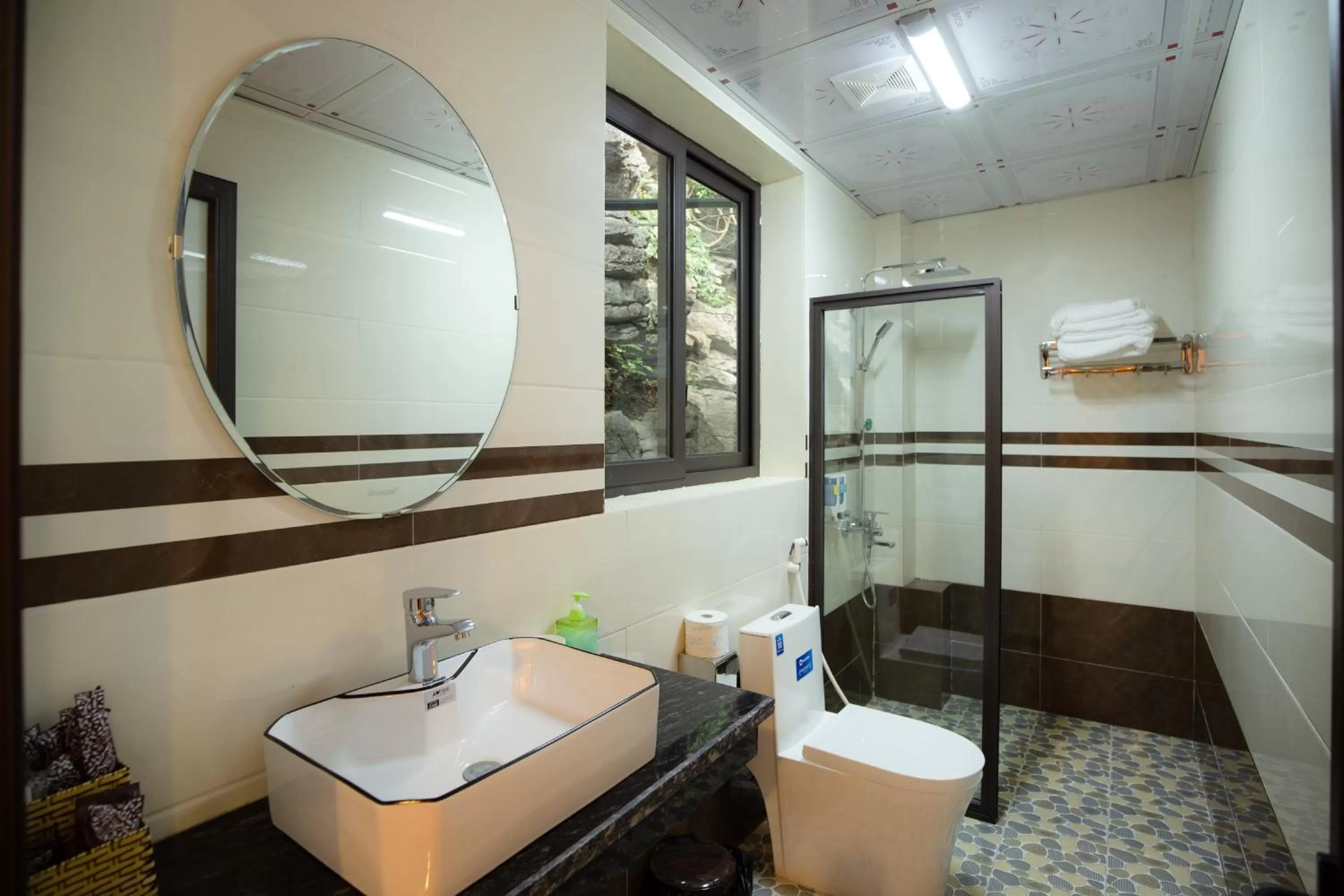 Shower, Bathroom in HoangLong Riverside Homestay