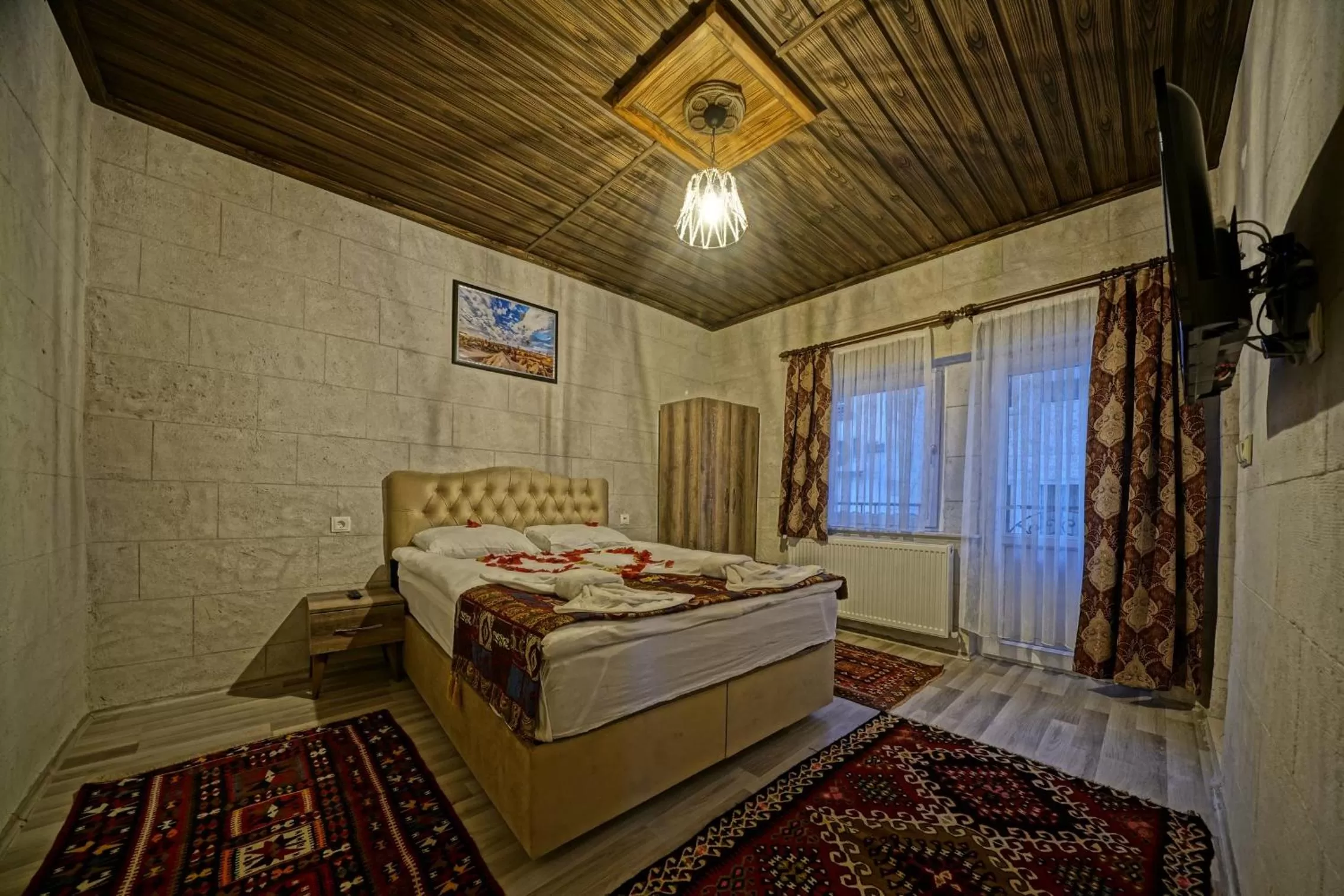 Photo of the whole room, Bed in Epoch Stone House