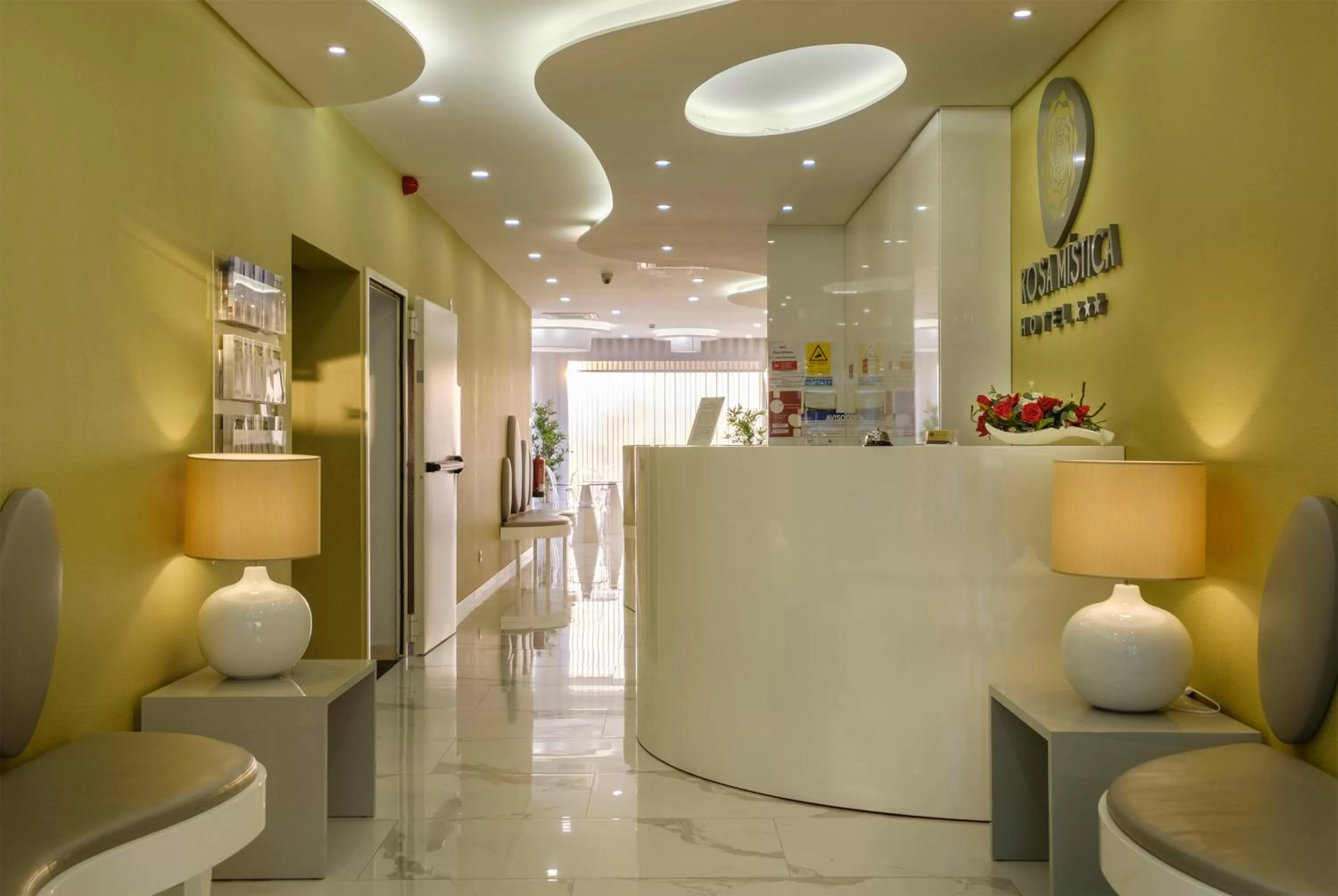 Lobby or reception in Hotel Rosa Mística by Umbral