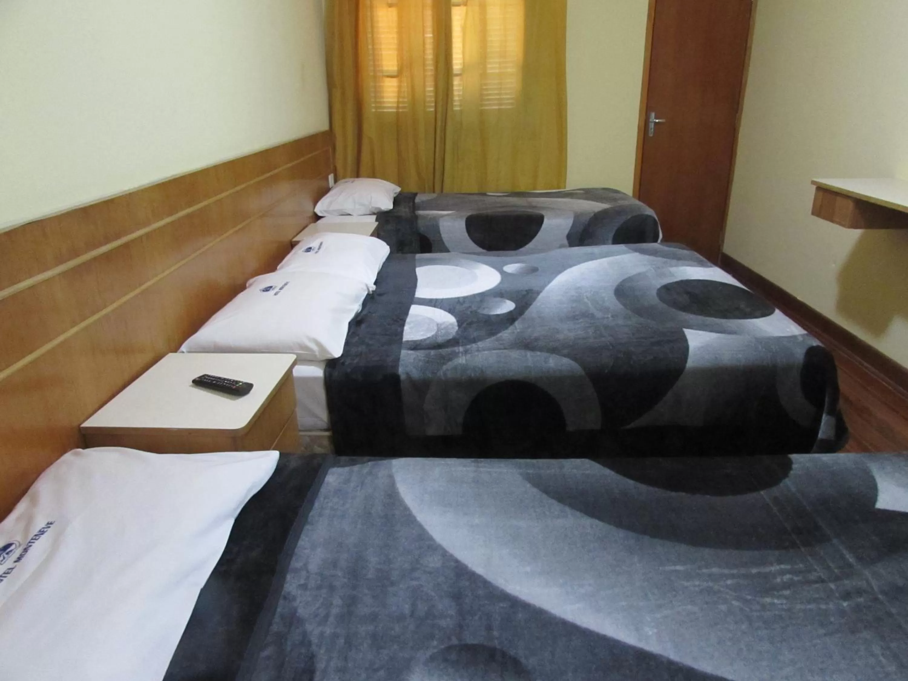 Bed in Hotel Monteneve a 2 minutos do Bom Retiro, a 8 minutos da 25 de Março a 100 metros da estação de trem para Aeroporto Internacional de Guarulhos