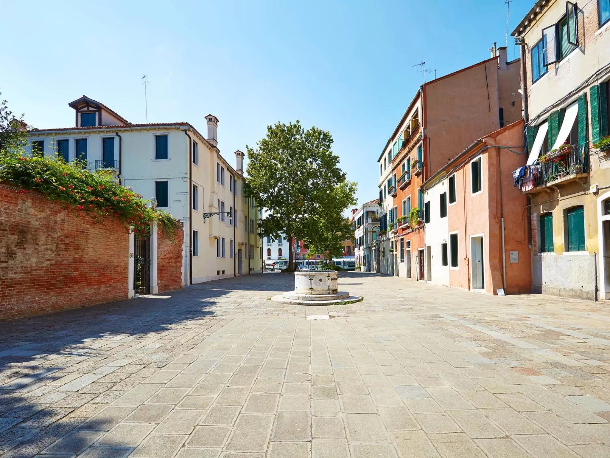 Facade/entrance in Canal Grande