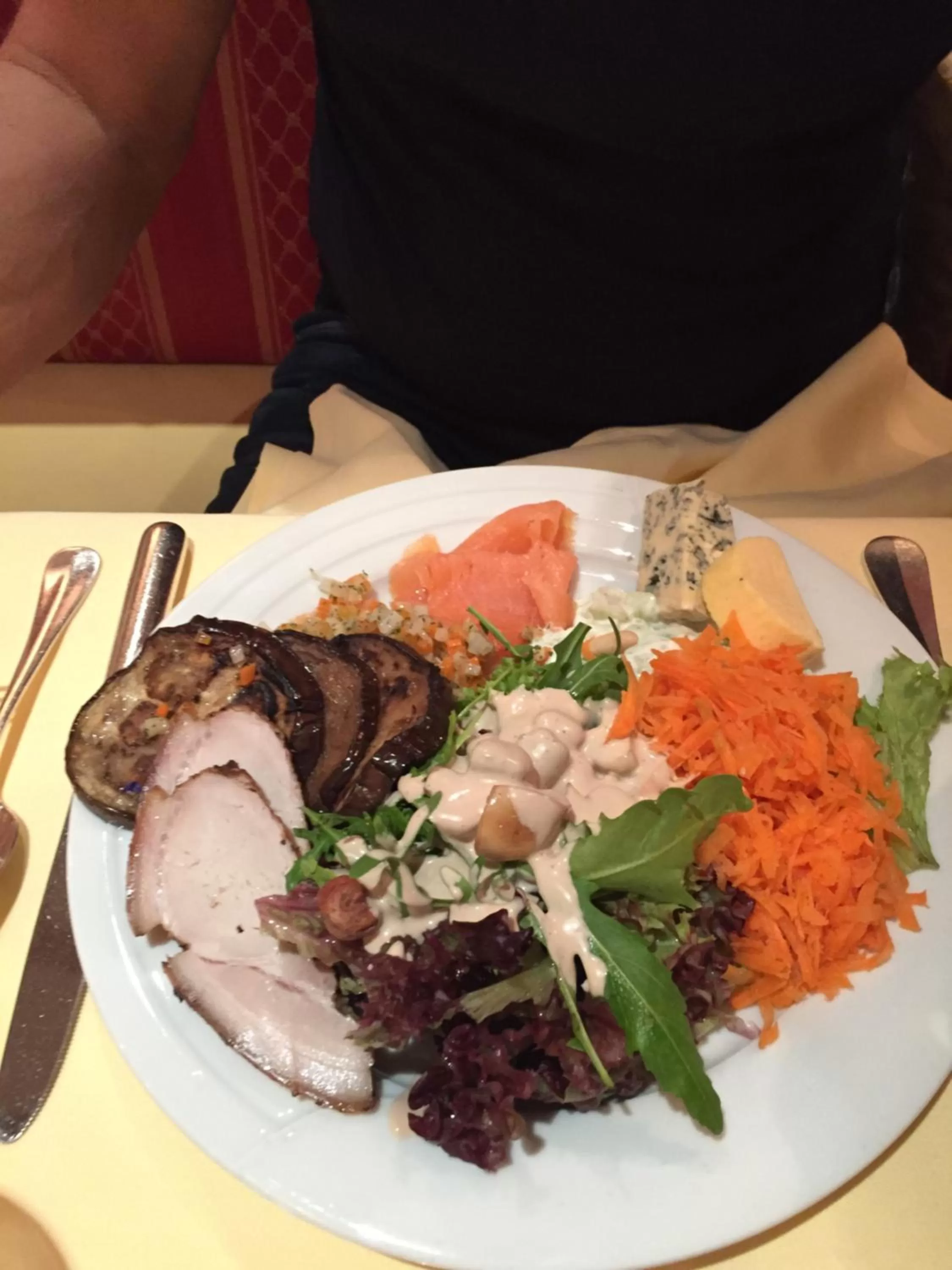 Lunch, Food in Landcafe mit Mini Hotel