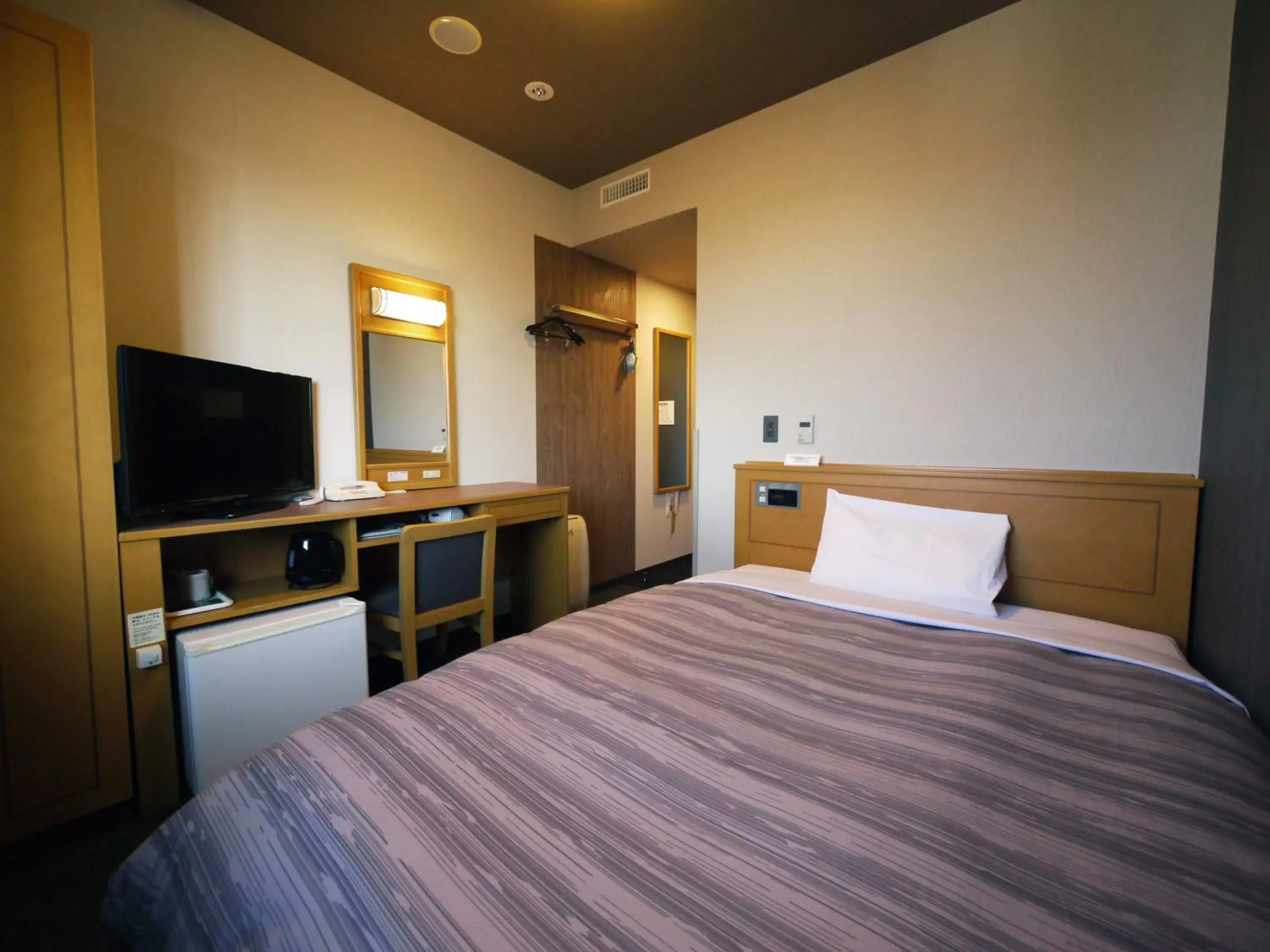 Single Room - single occupancy - Non-Smoking in Hotel Route-Inn Sapporo Kitayojo Single Room - single occupancy - Non-Smoking in Hotel Route-Inn Sapporo Kitayojo