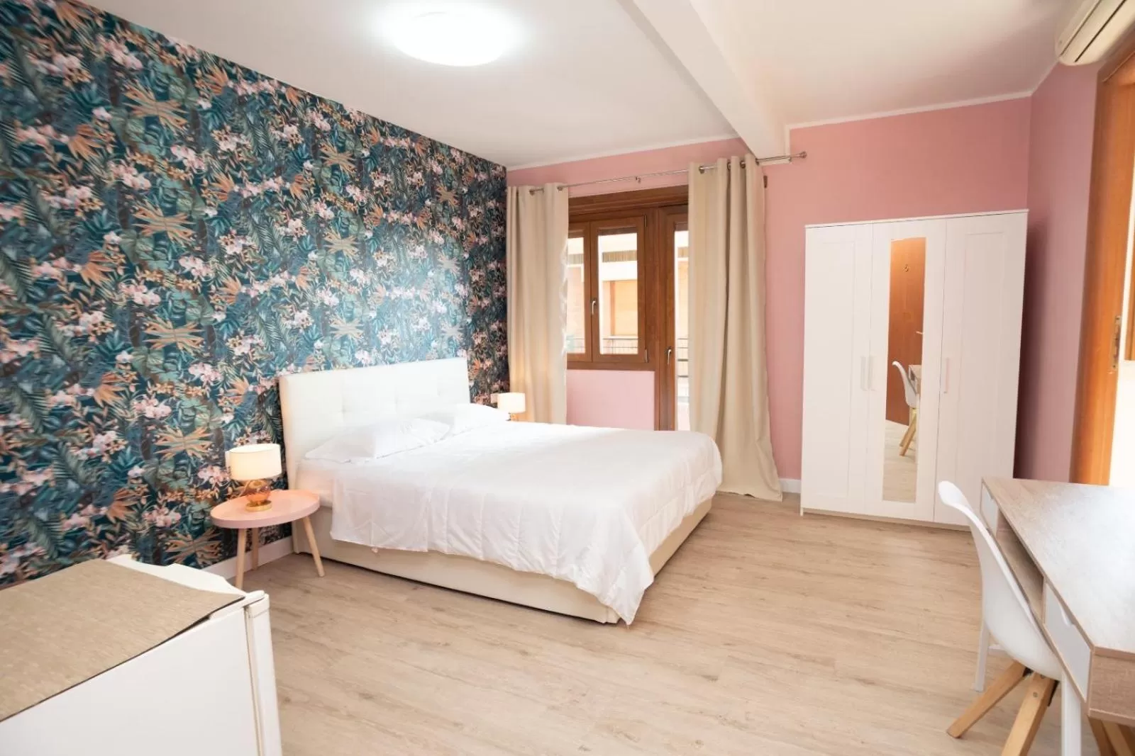 Bed in Casa flowers 2