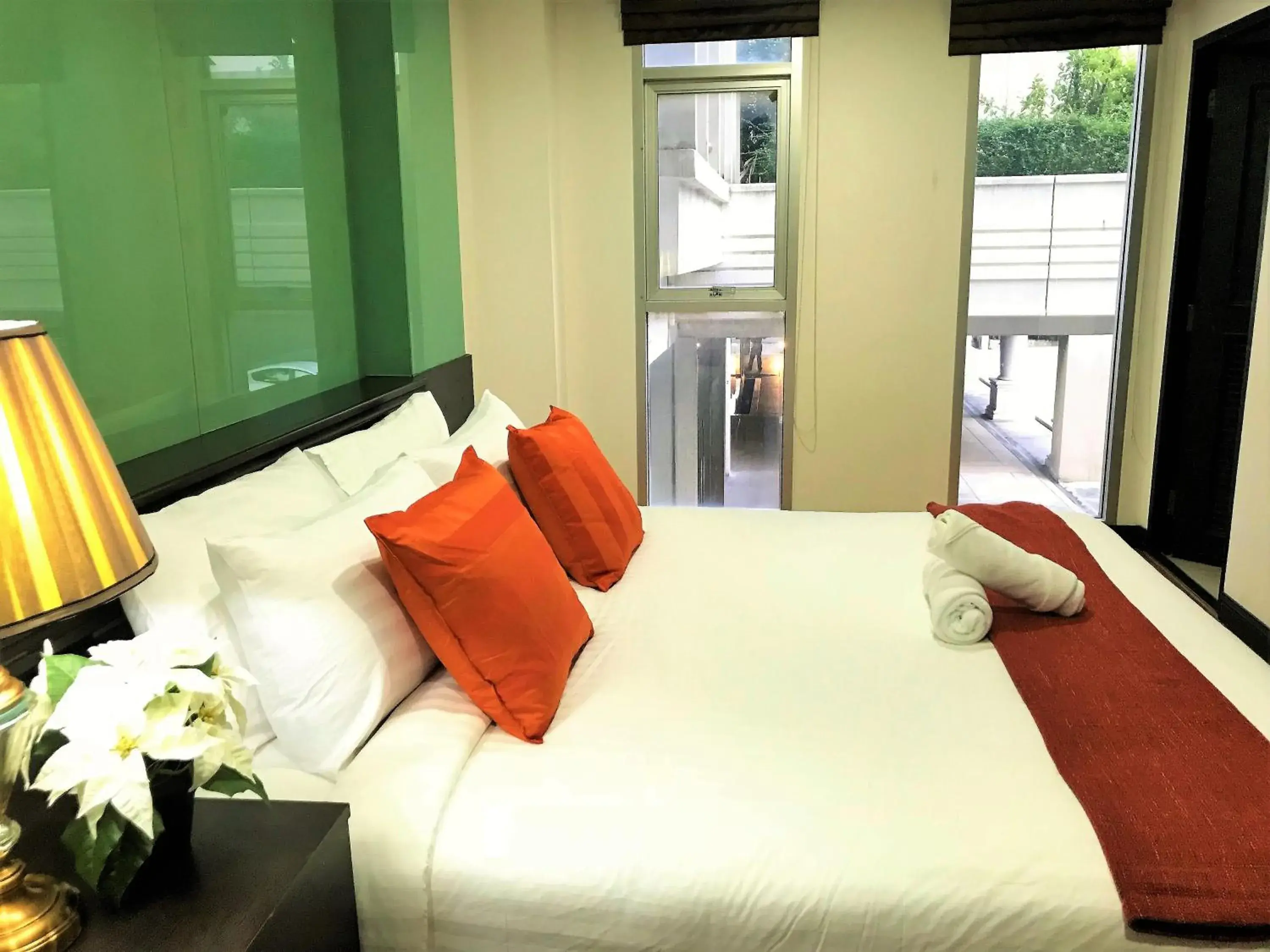 Deluxe Apartment in Twin Peaks Sukhumvit Suites Deluxe Apartment in Twin Peaks Sukhumvit Suites