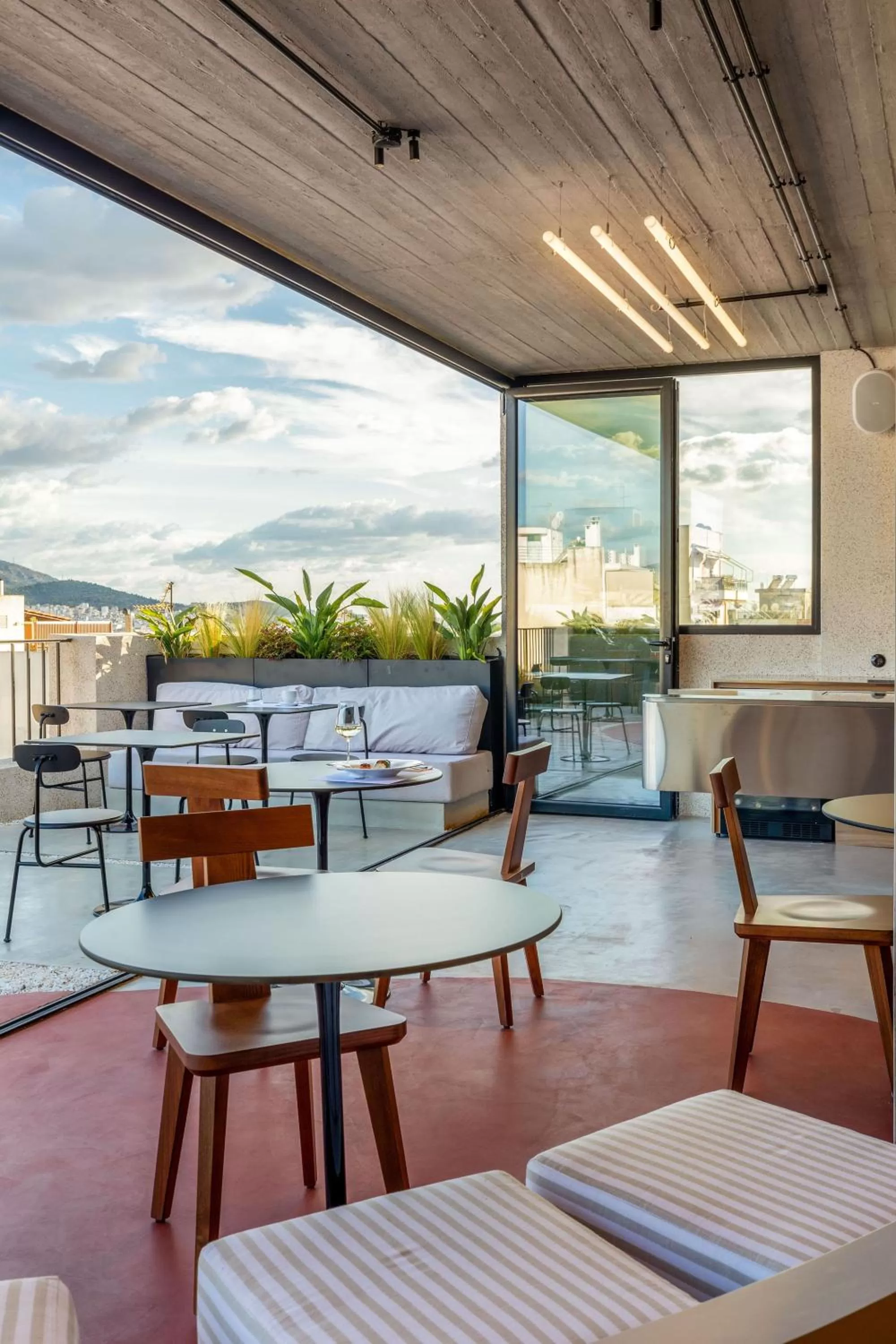 Breakfast in The Newel Psychiko