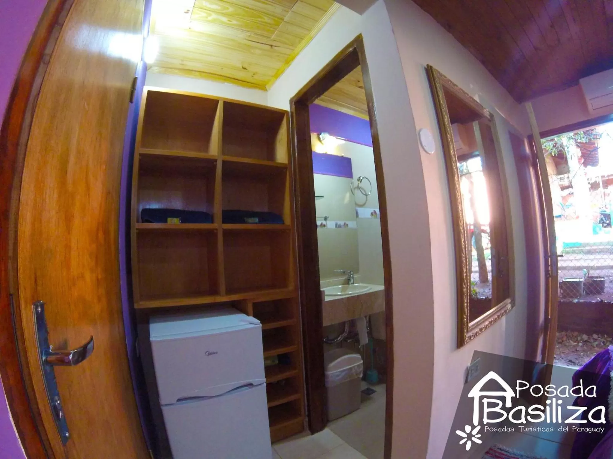 Photo of the whole room in Posada Basiliza, Encarnación PY