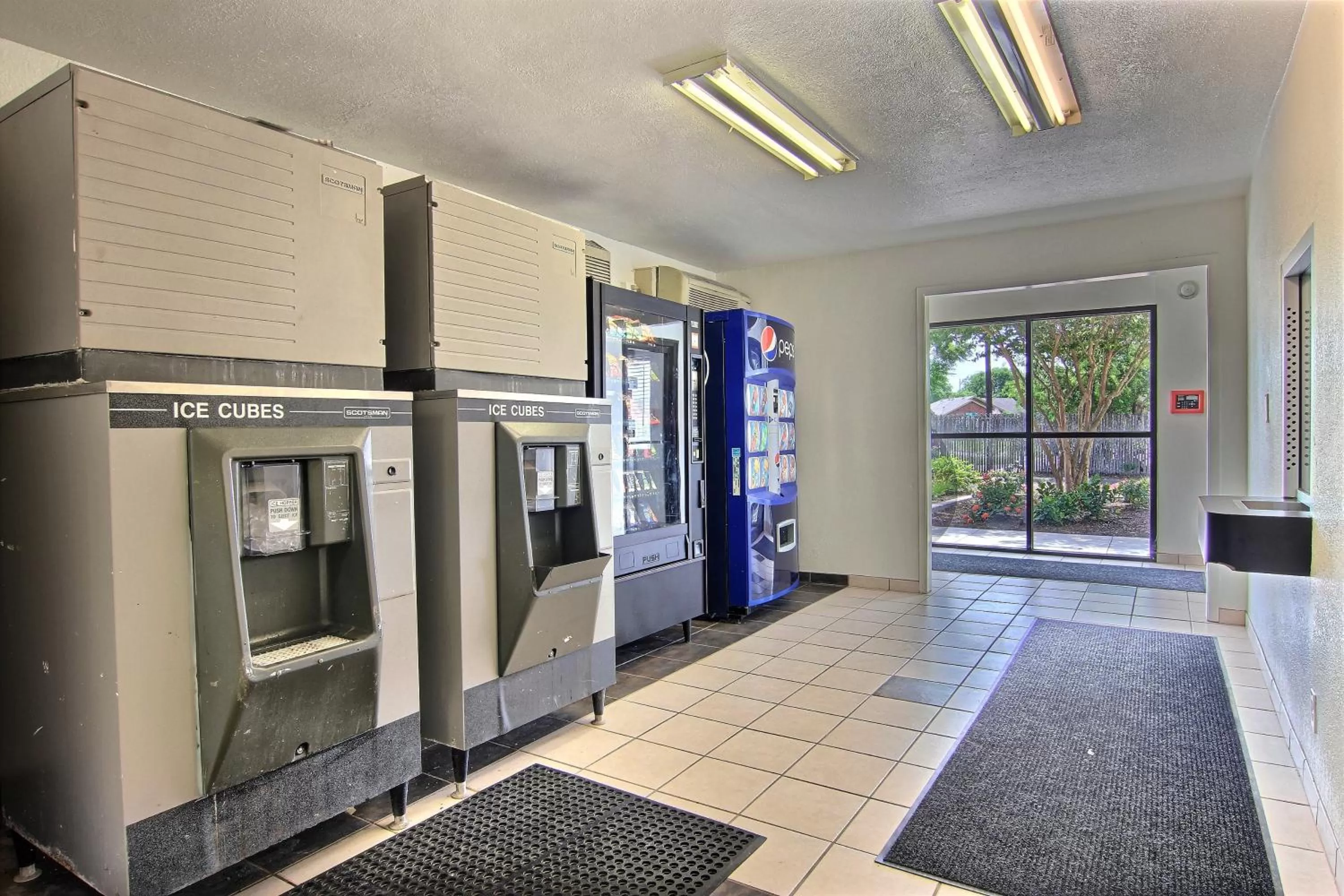 Lobby or reception, Bed in Motel 6-Corpus Christi, TX - Northwest