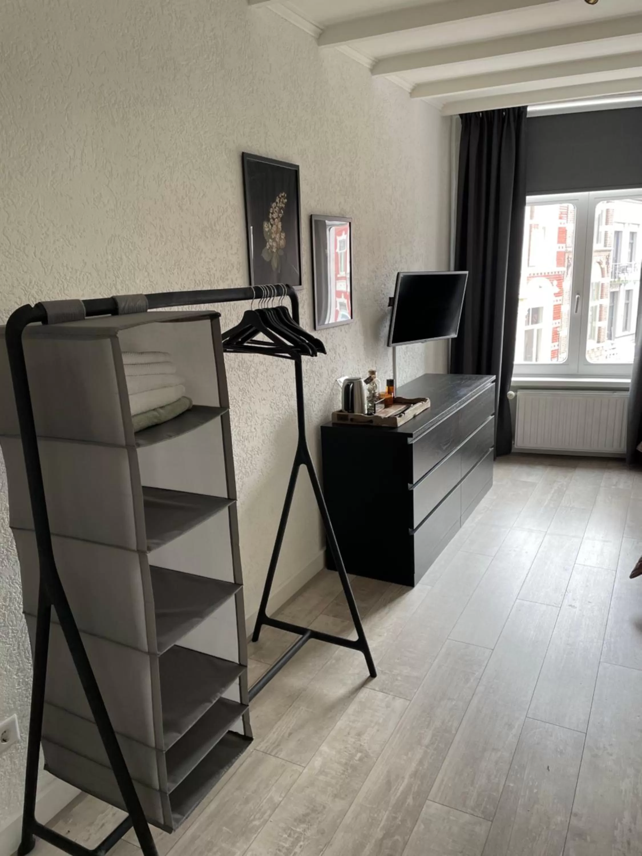 TV and multimedia, Bed in BnB Bruxelles - Studios & Apartments