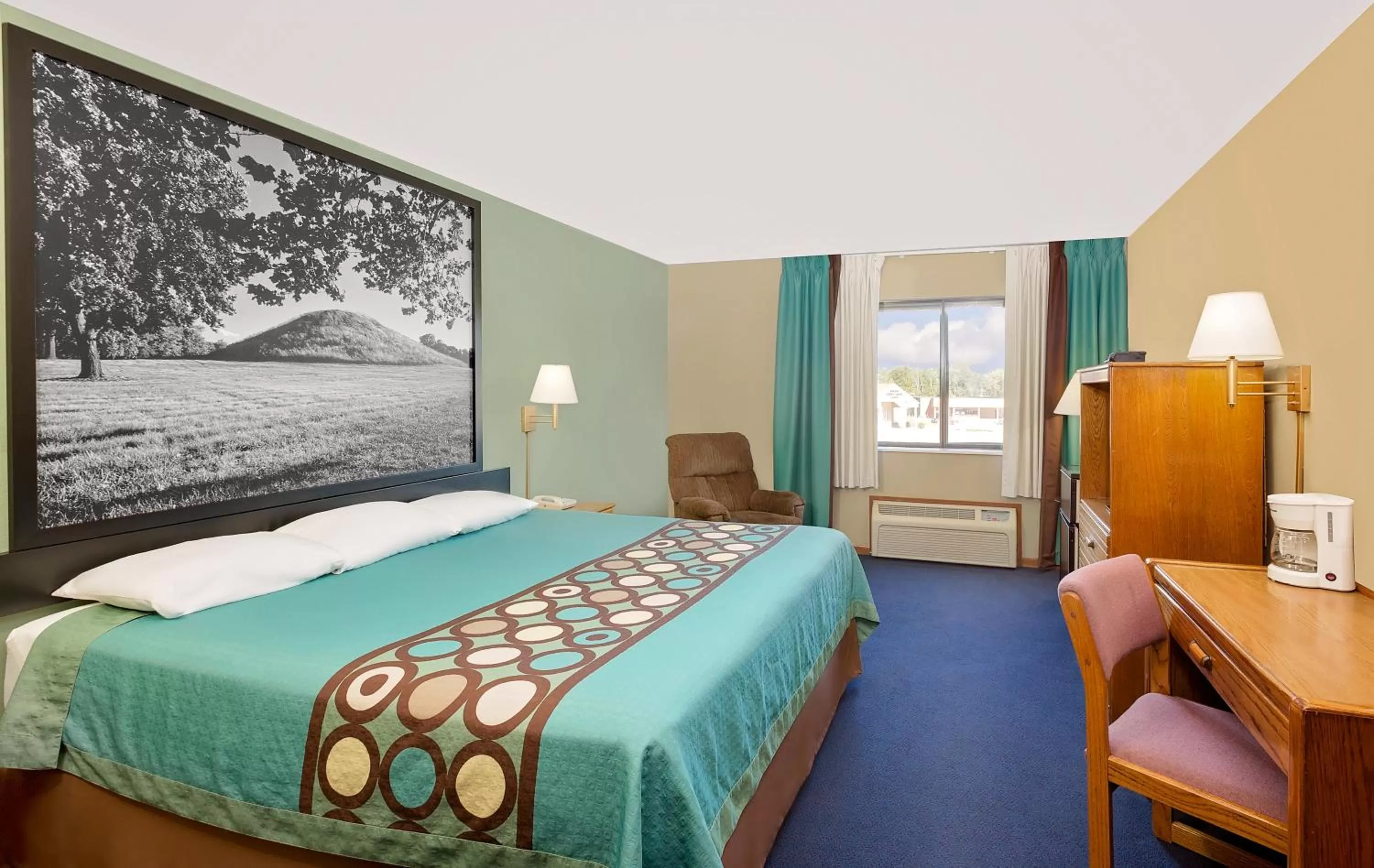 Decorative detail, Bed in Super 8 by Wyndham Macomb