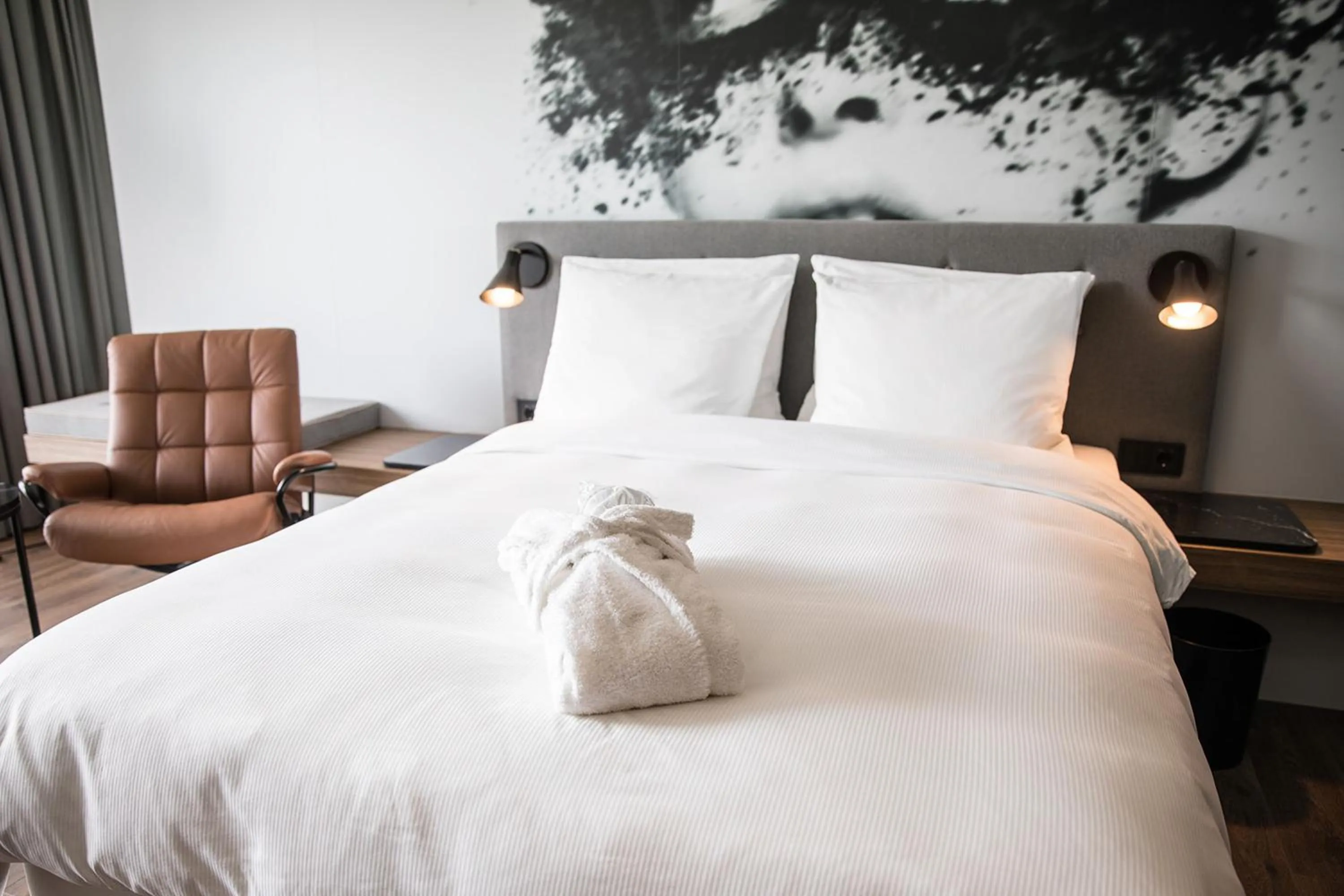 Bedroom, Bed in Radisson Blu Hotel Köln