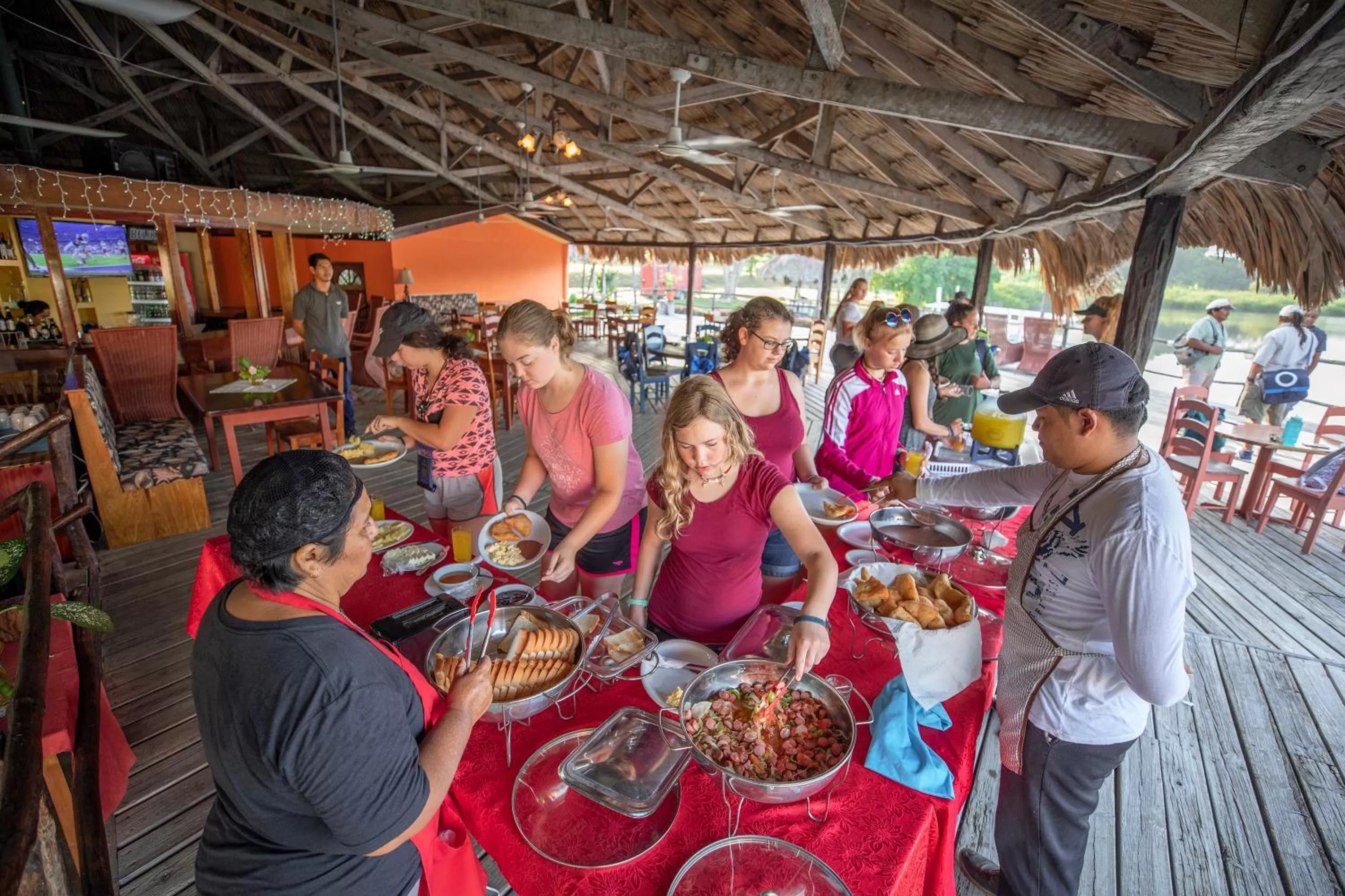 Restaurant/places to eat in Lamanai Hotel & Marina