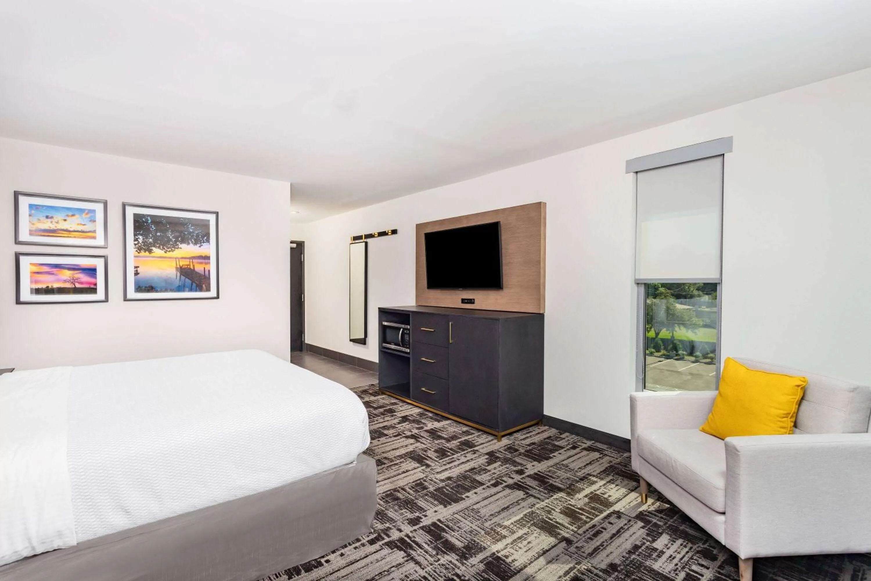 Photo of the whole room, Bed in LaQuinta Suites by Wyndham South Bend Notre Dame Area