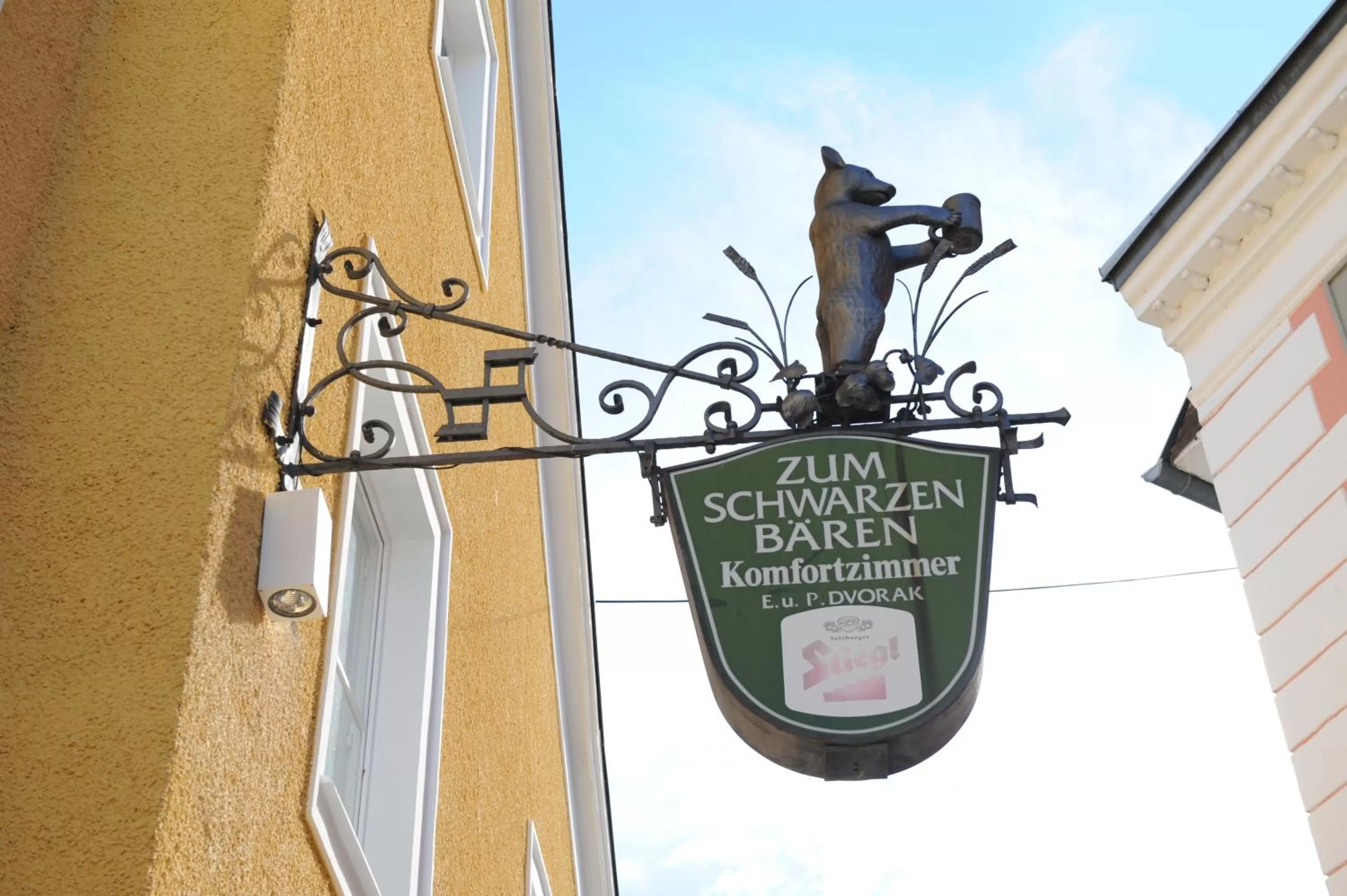 Property logo or sign in Gasthof-Pension Schwarzer Bär