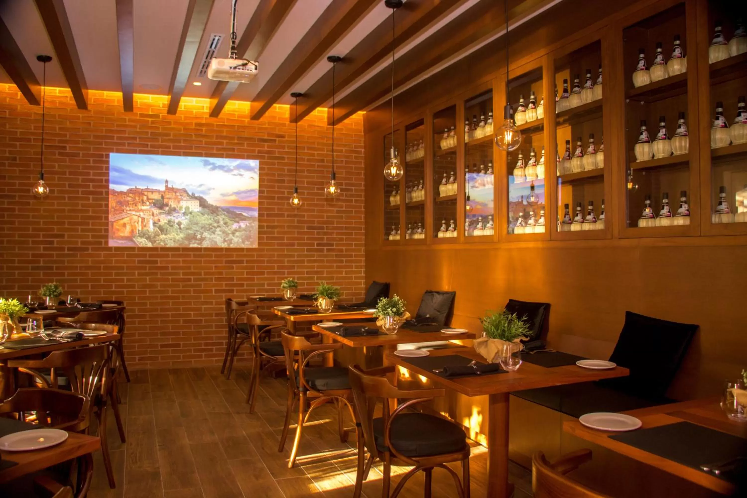 Restaurant/places to eat in Hotel NYX Cancun