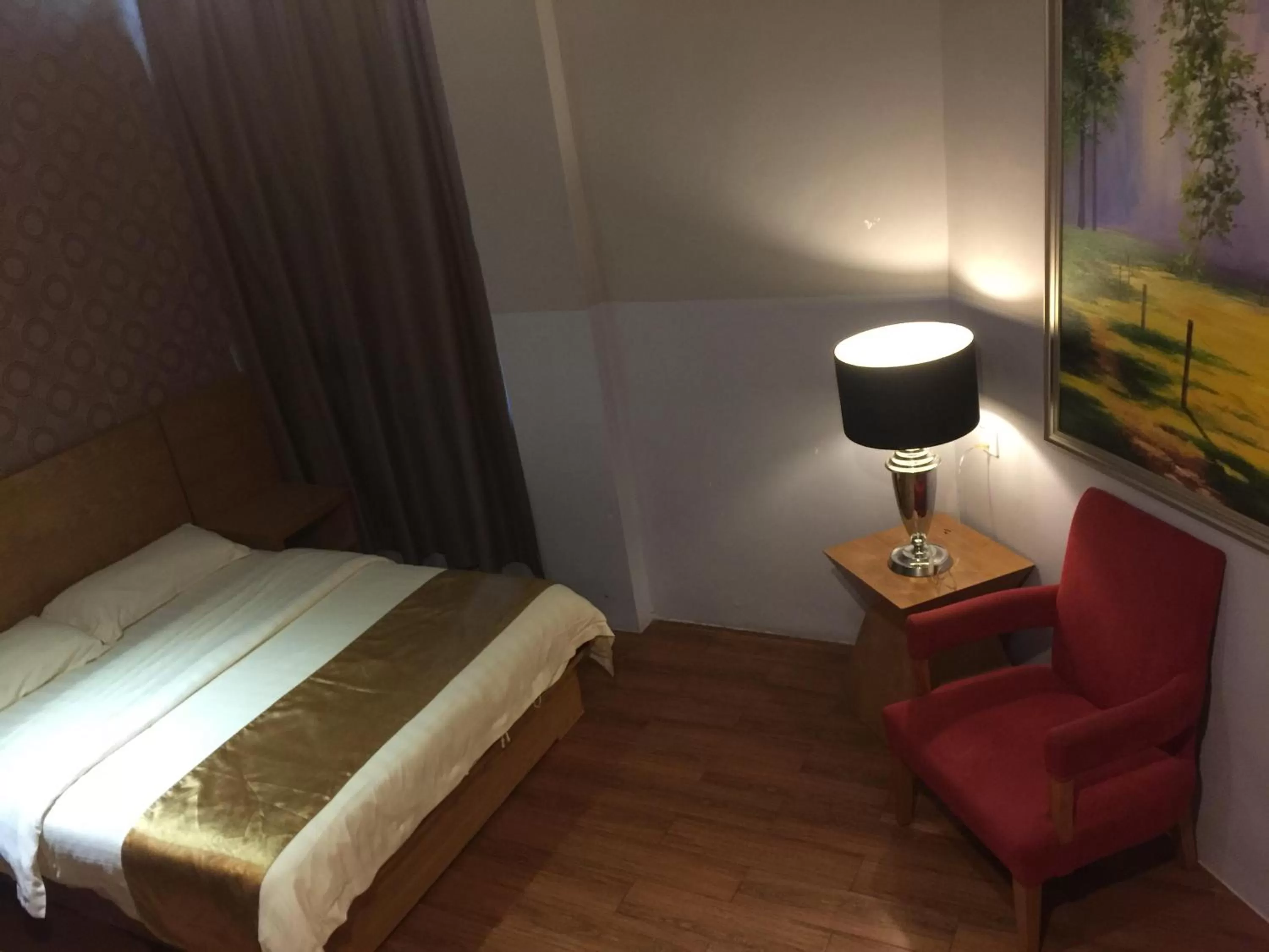 Bed in Residence 21 Boutique Inn