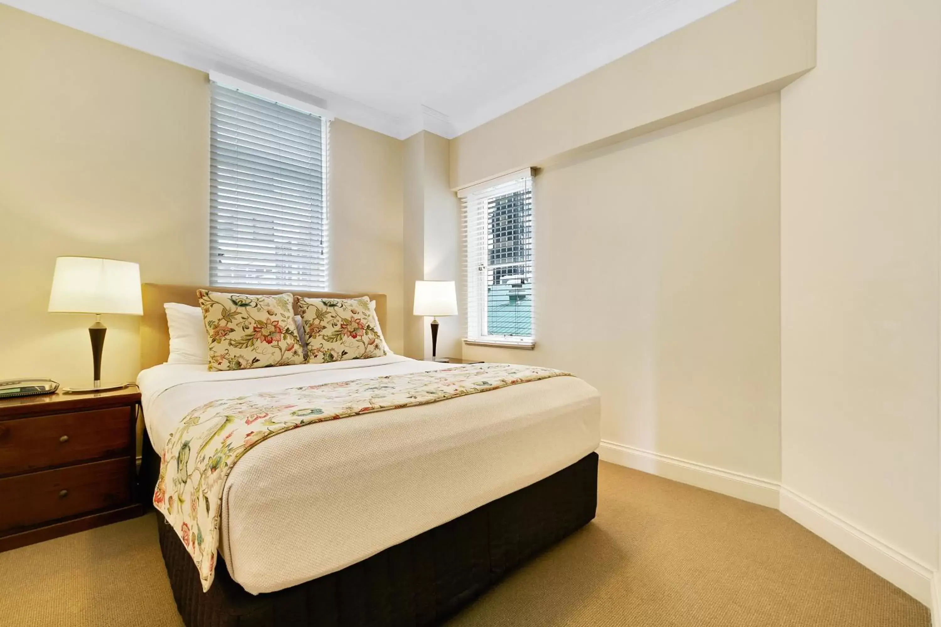 Two-Bedroom Apartment with 2 Queen Beds in Manor Apartment Hotel Two-Bedroom Apartment with 2 Queen Beds in Manor Apartment Hotel