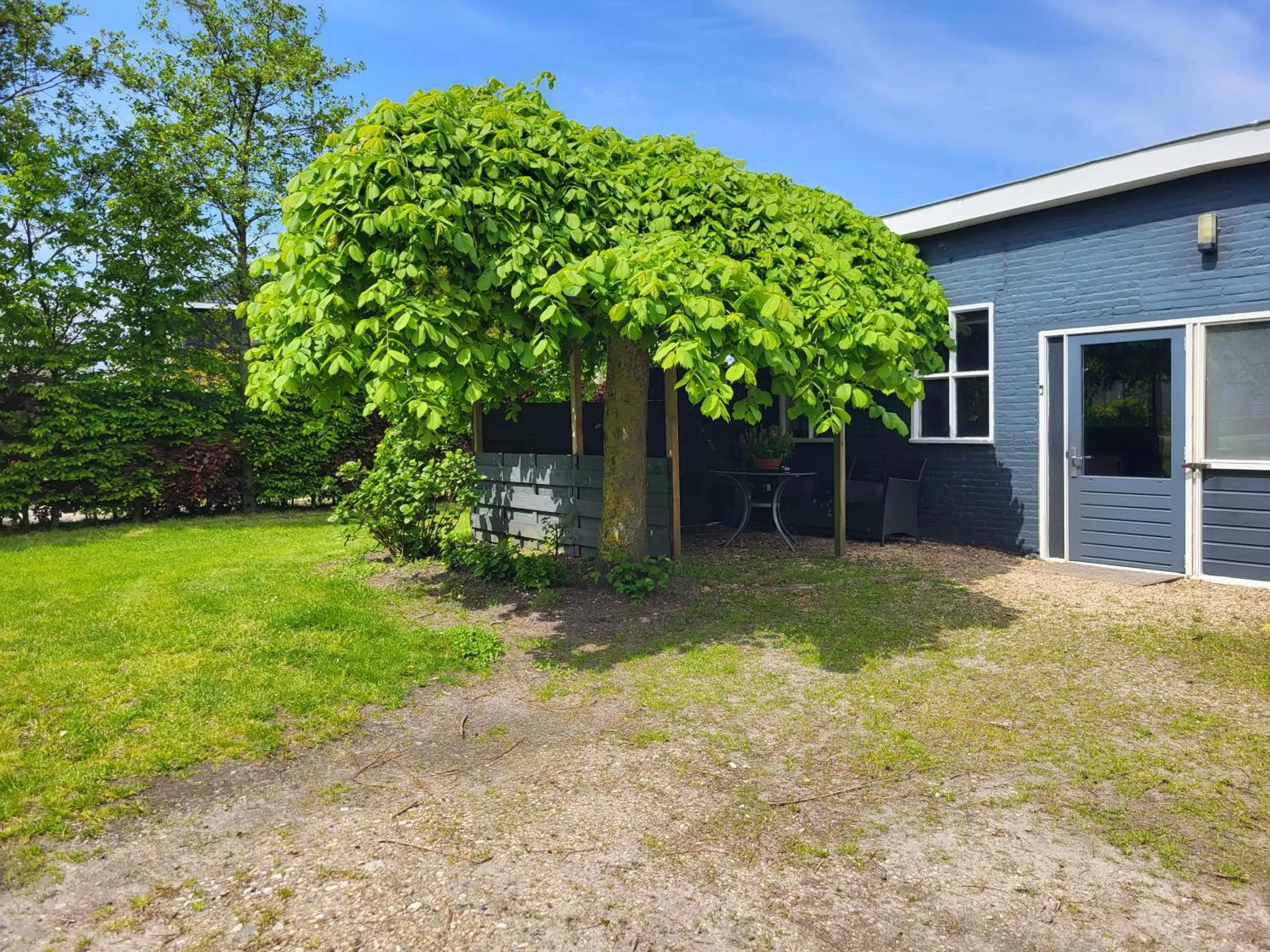 Property Building in LUXE Bloemenzicht 4 personen, BnB, 10 minuten van zee