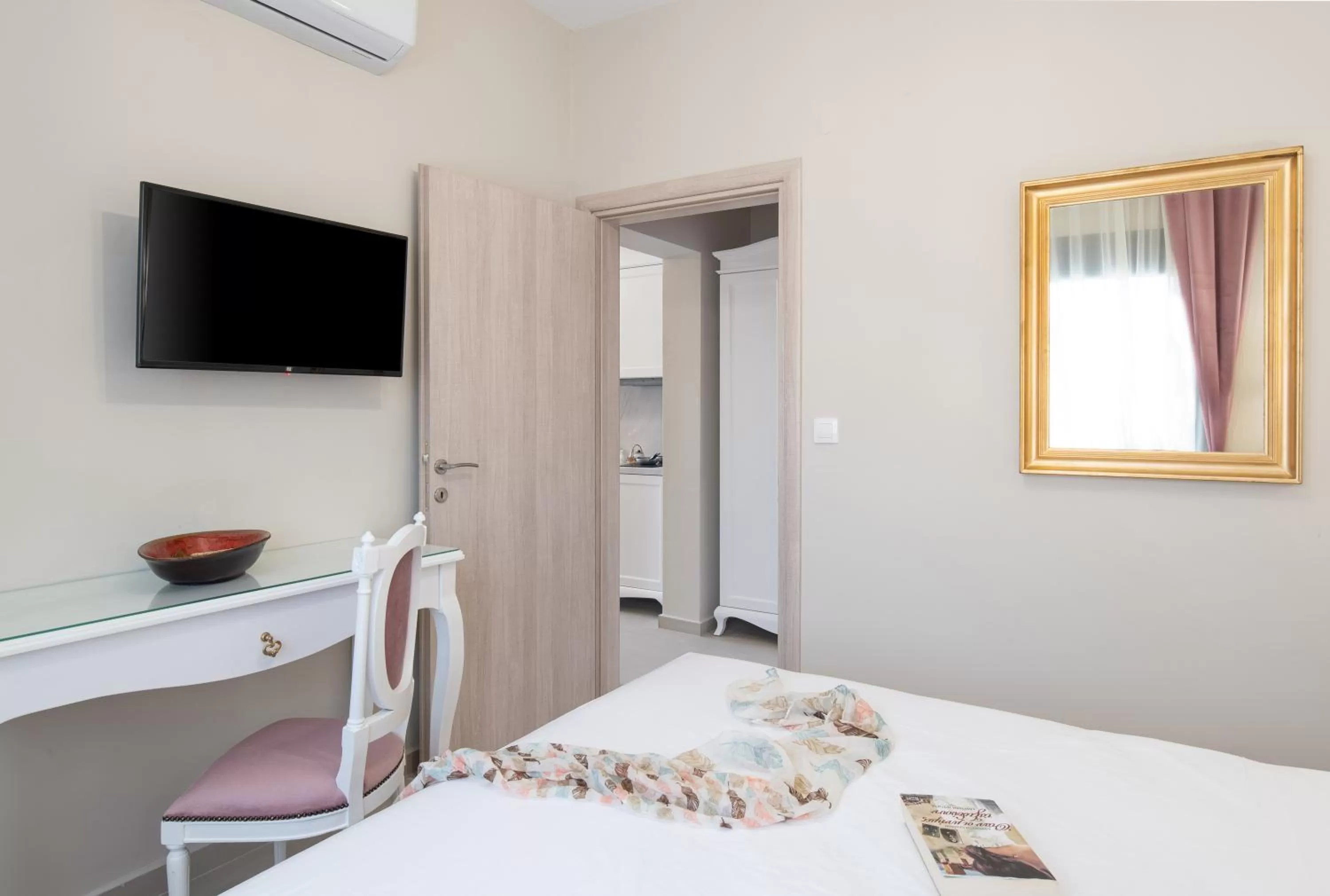 Photo of the whole room, Bed in Light Blue Hotel