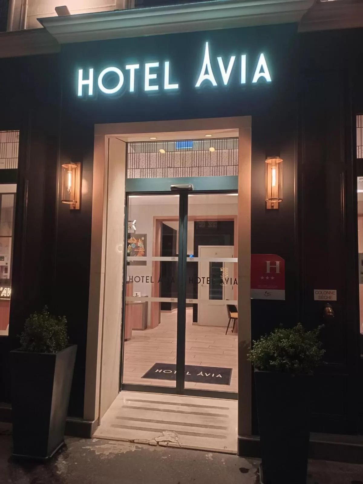 Facade/entrance in Avia Hôtel Saphir Montparnasse