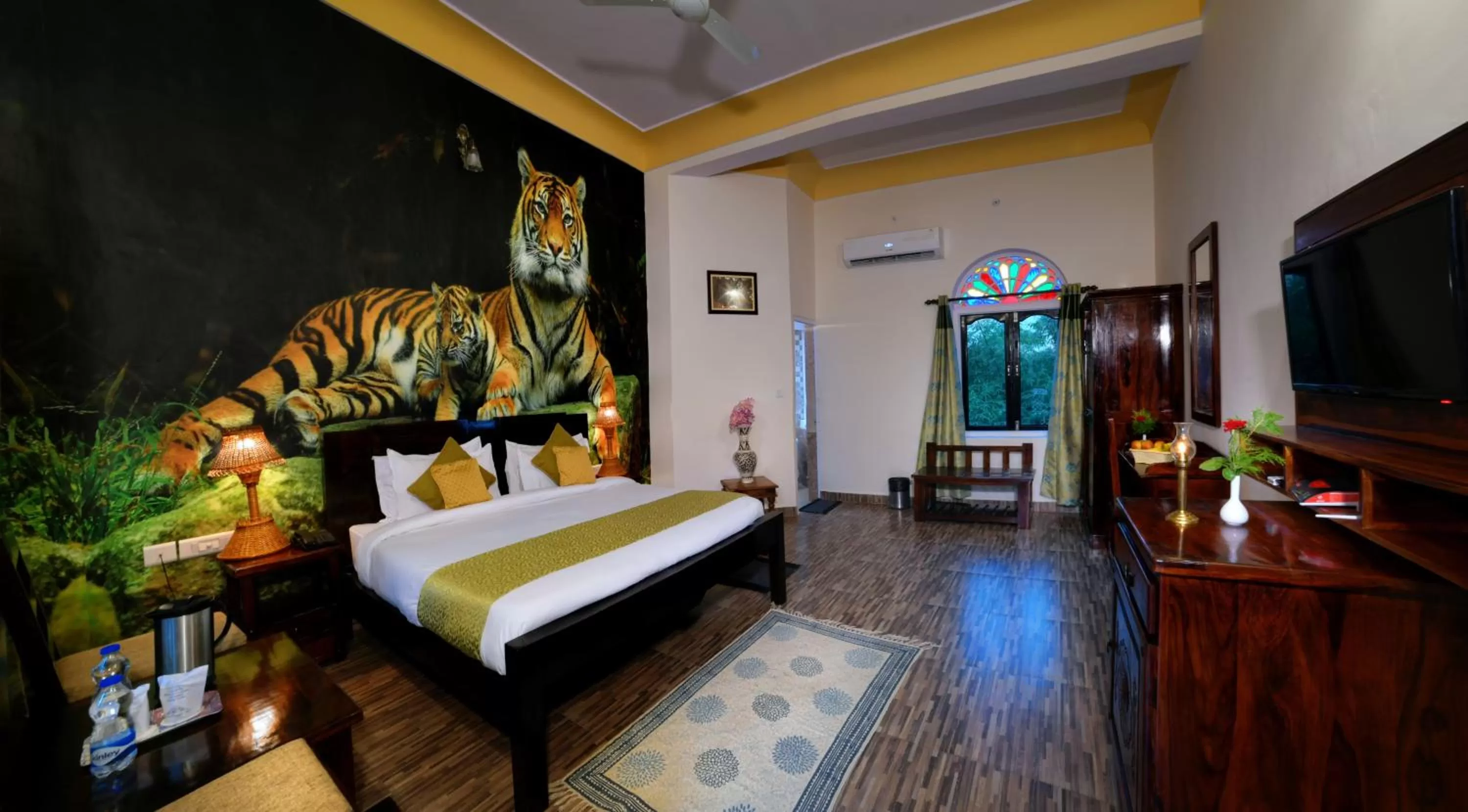 Photo of the whole room, Bed in Ranthambhore Heritage Haveli