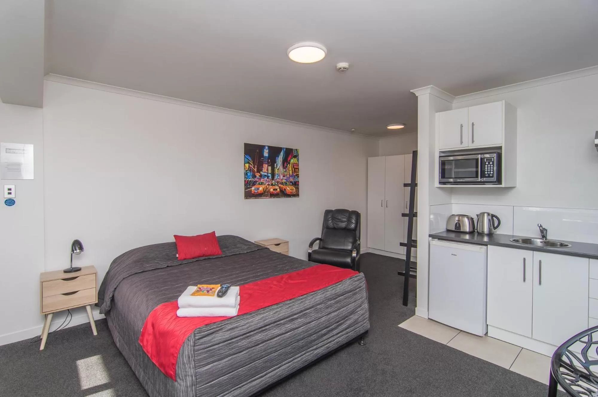 Bed in The Hibernian Studio Apartments - 4 Latter Street