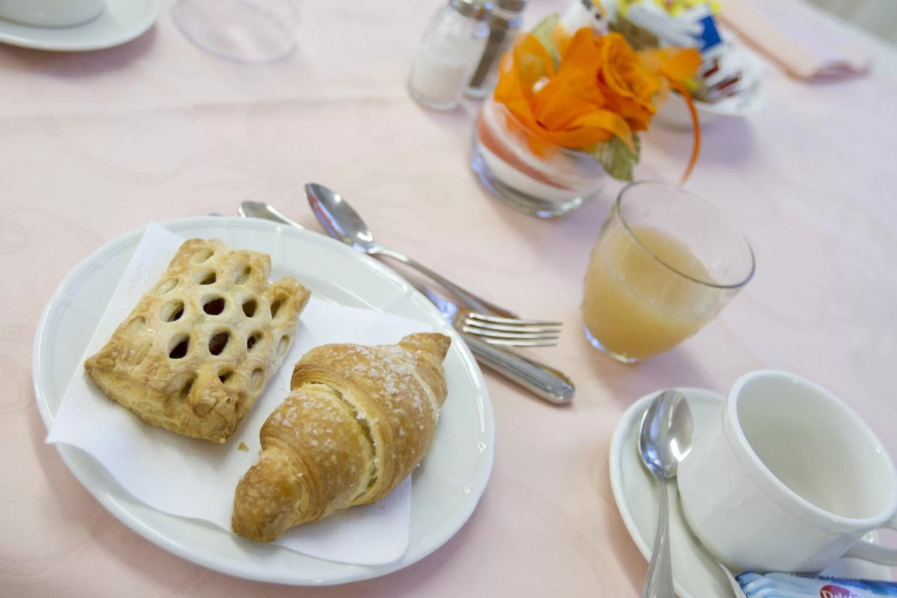 Restaurant/places to eat in Villa Scalabrini