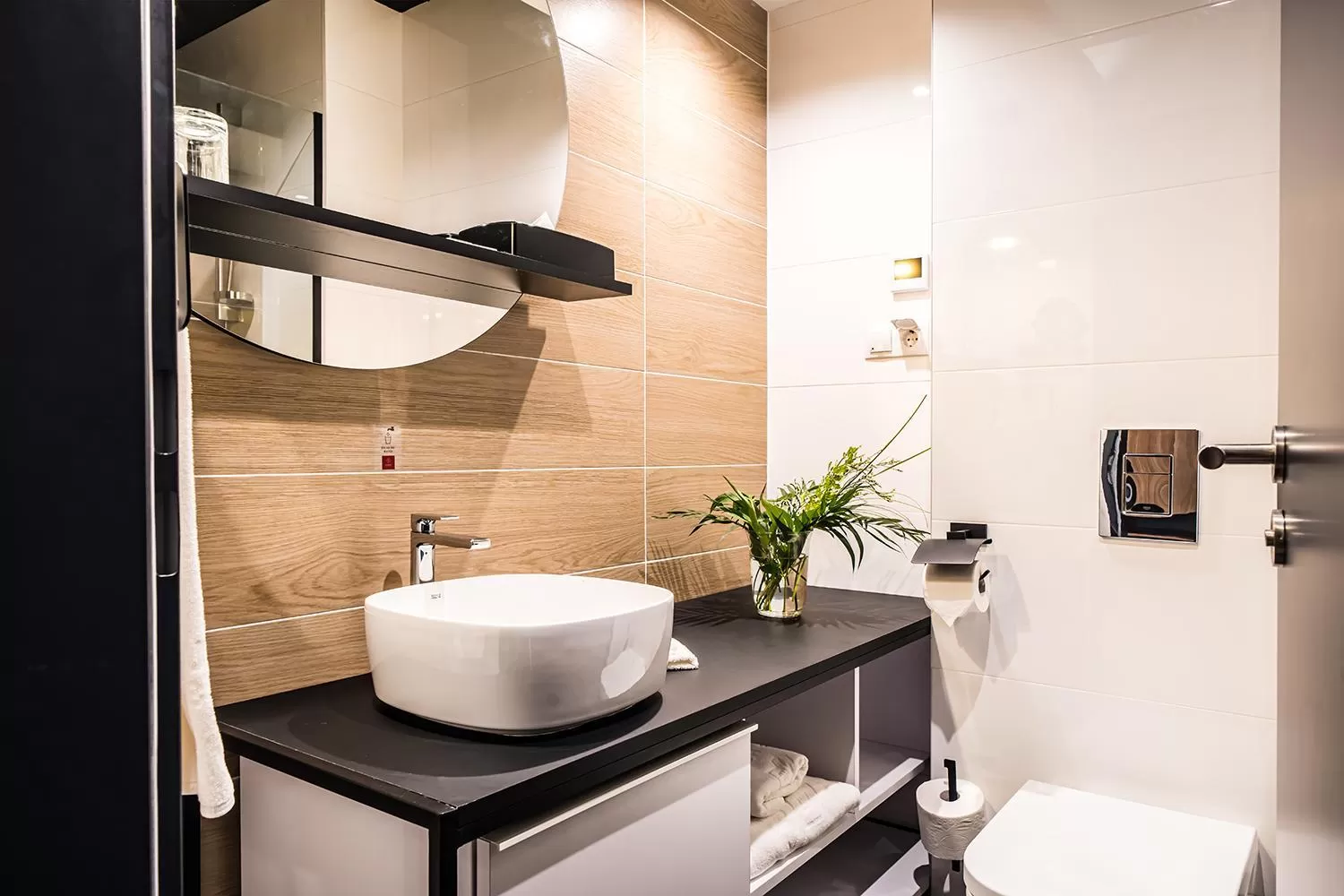 Shower in Up Hotel Budapest