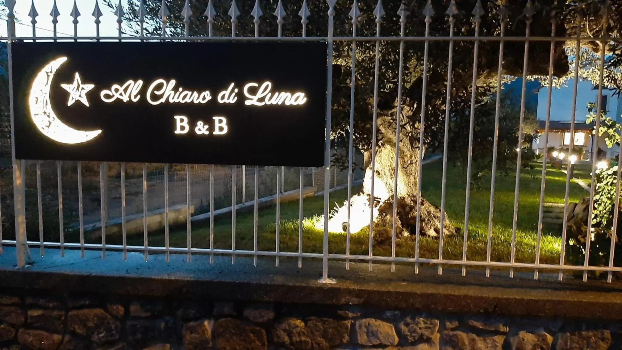 Facade/entrance in Al Chiaro di Luna