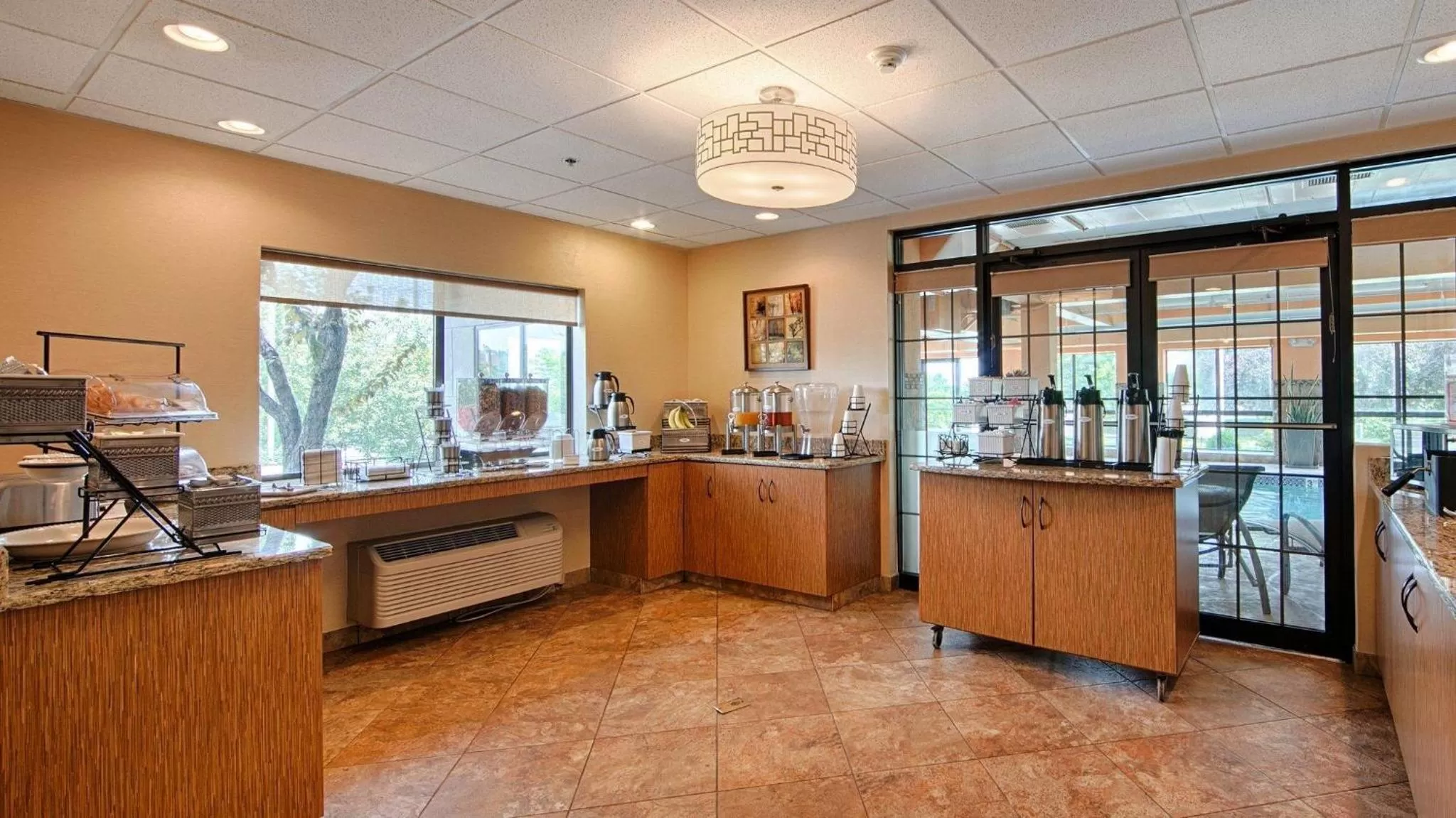 Breakfast in Comfort Inn & Suites Copley Akron