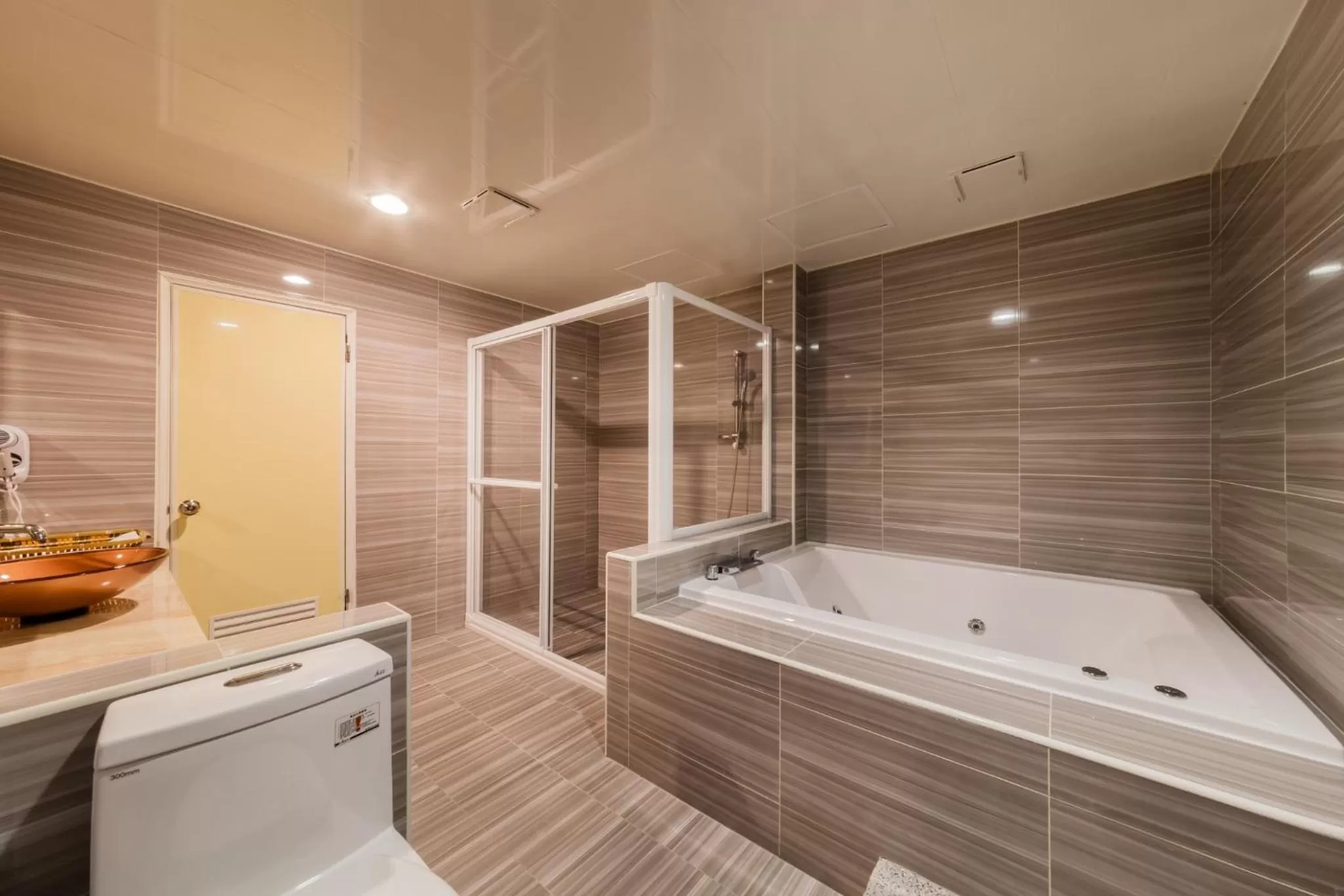 Bathroom in QK Motel