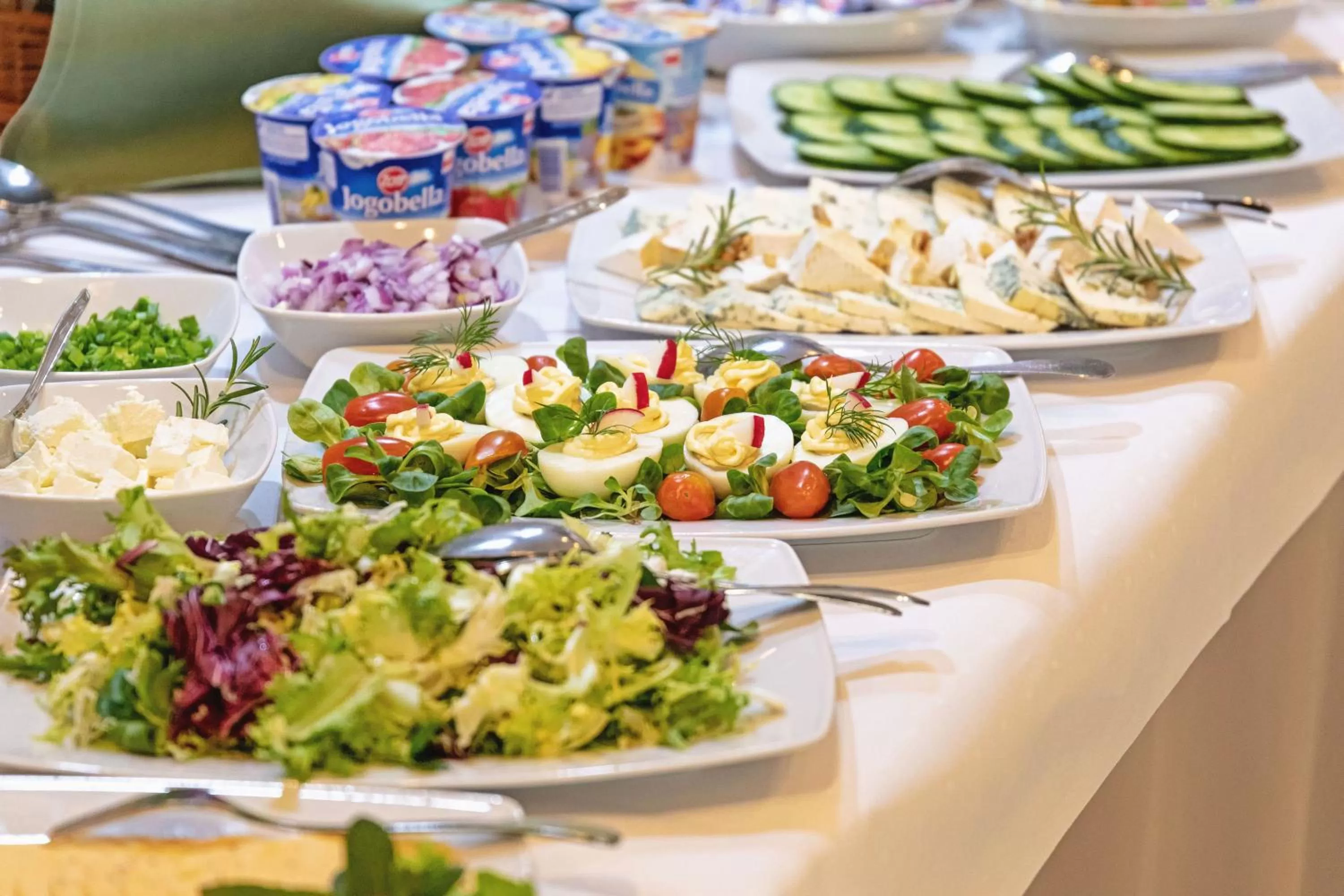 Buffet breakfast in Hotel Gromada Łomża