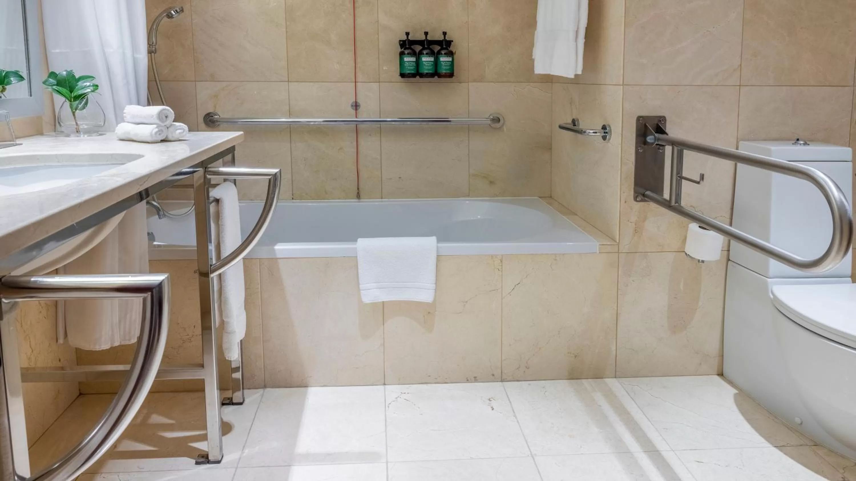 Photo of the whole room in Crowne Plaza Porto by IHG