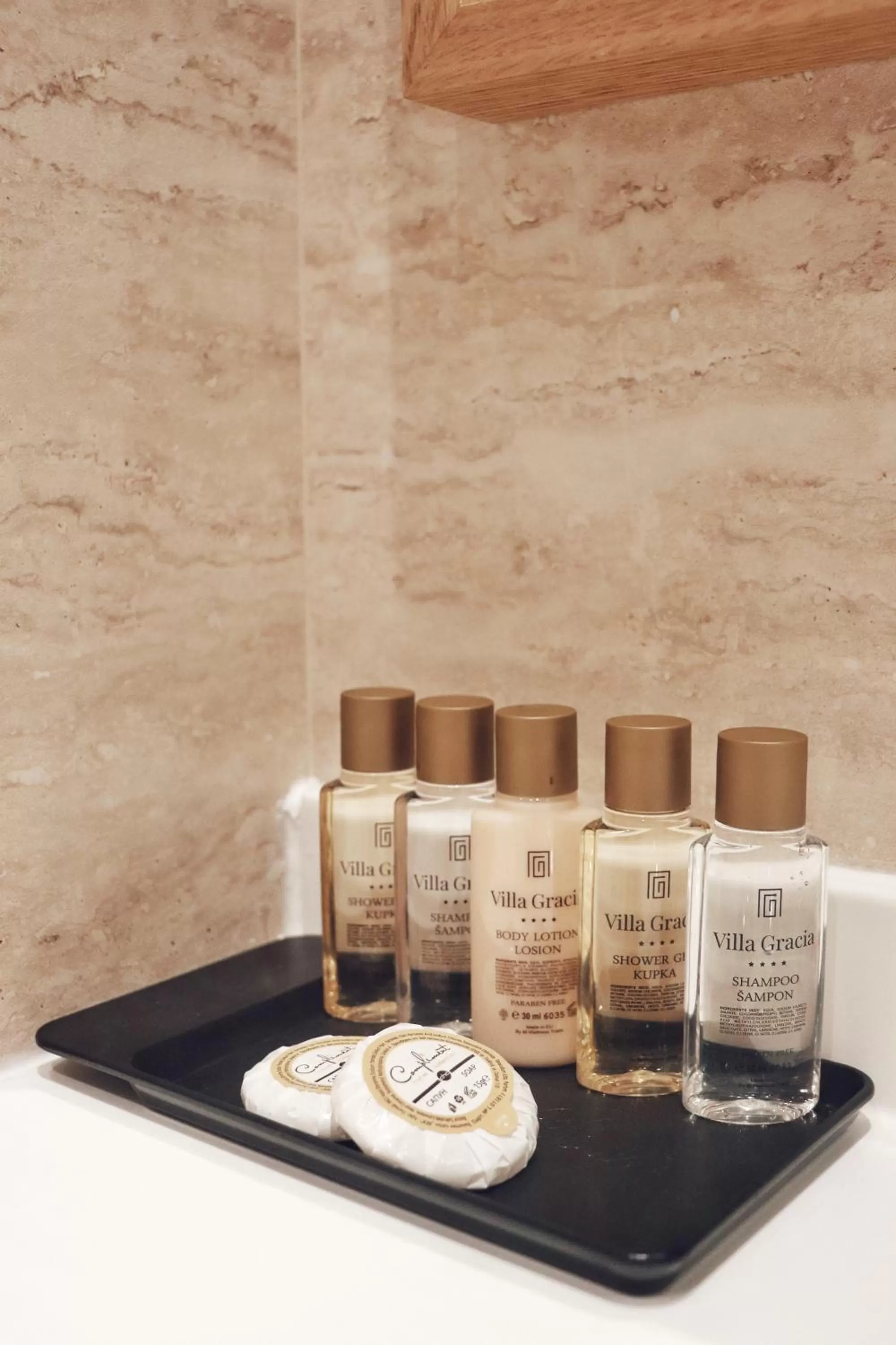 Shower in Hotel Villa Gracia