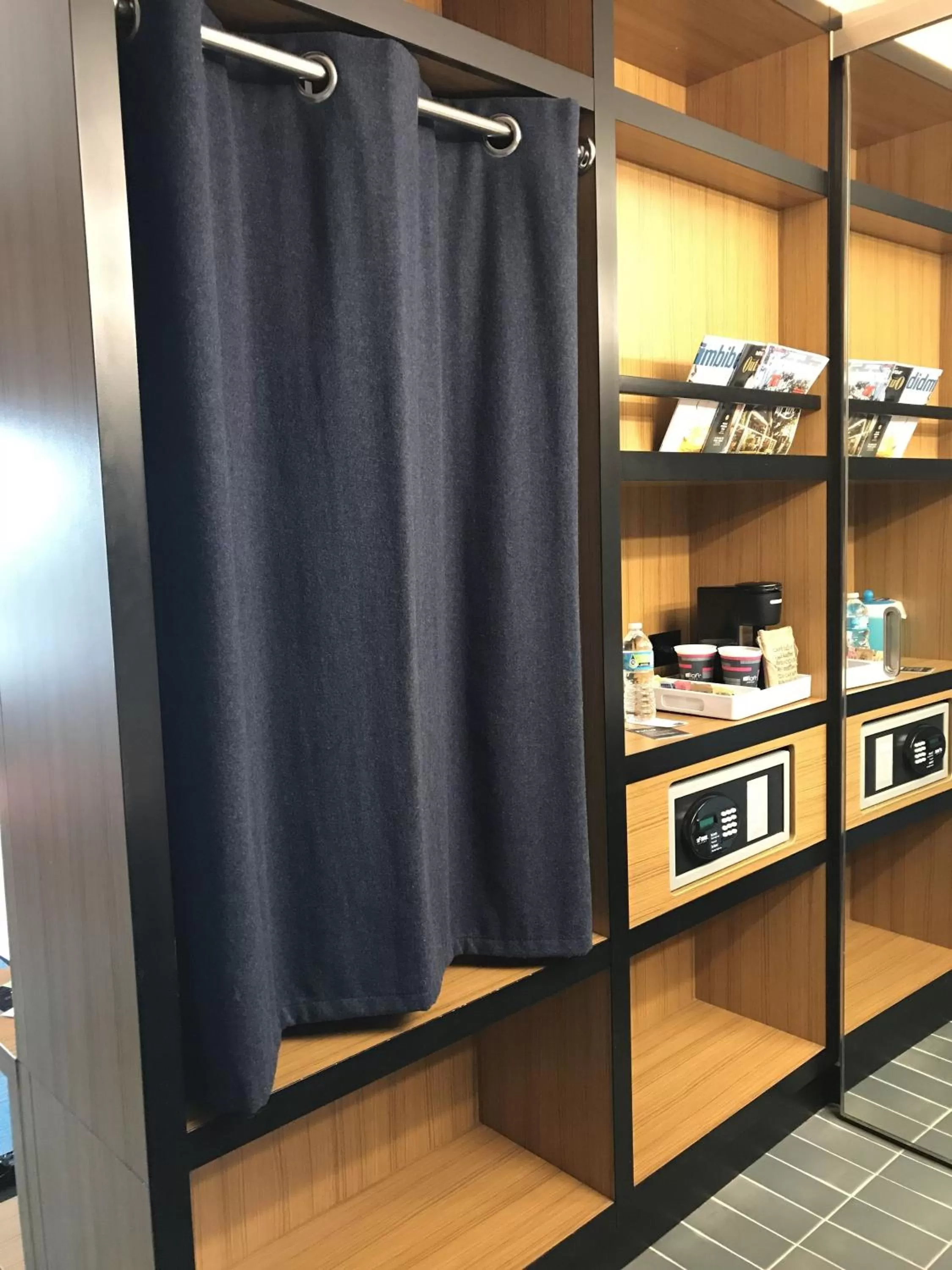 Bedroom in Aloft Houston by the Galleria