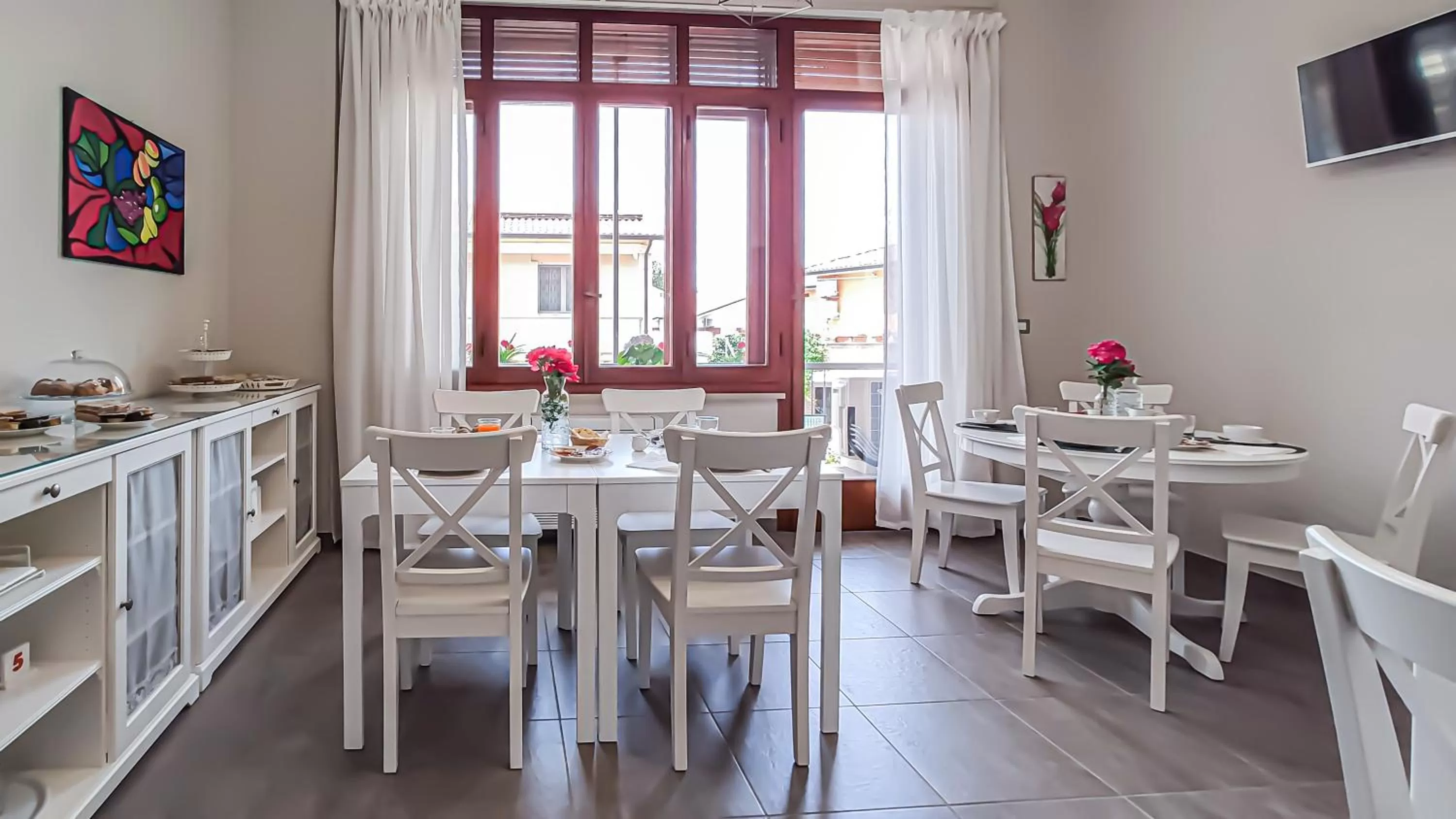 Breakfast in LA DAMA ROOM&BREAKFAST