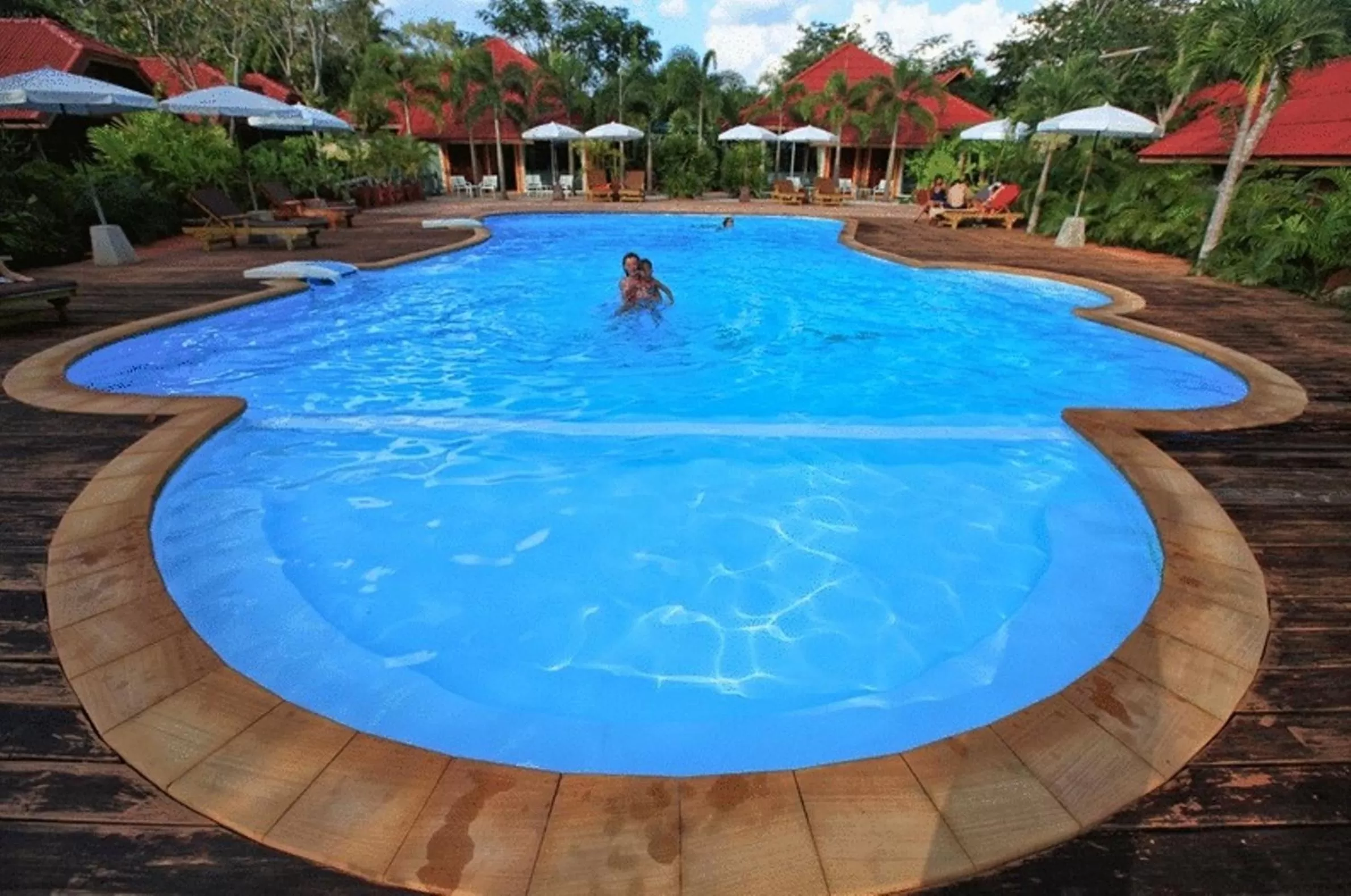 Swimming pool in Green View Village Resort