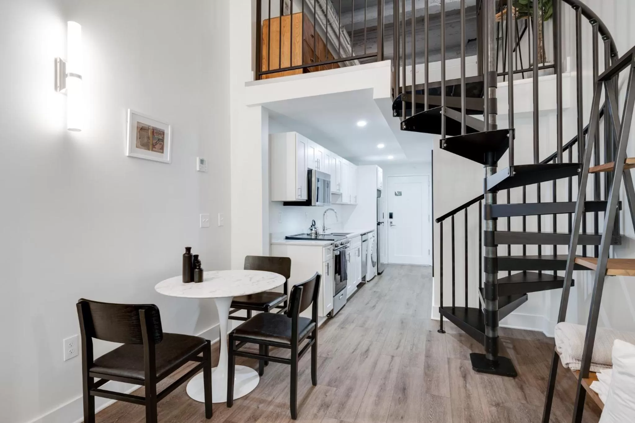 Kitchen or kitchenette in The Ledger Residences by Sosuite - Old City