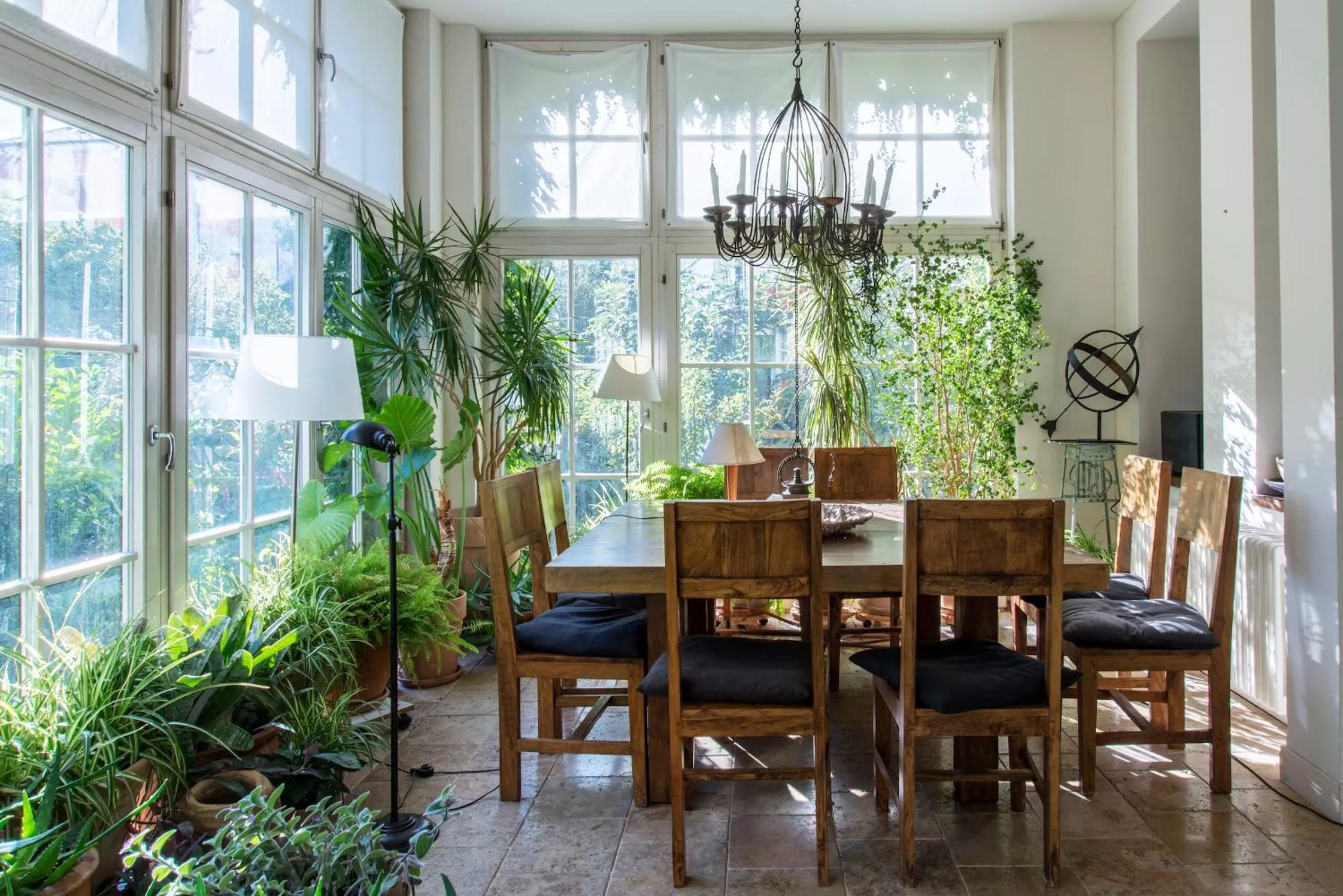 Balcony/Terrace, Restaurant/Places to Eat in Embassy Row BnB